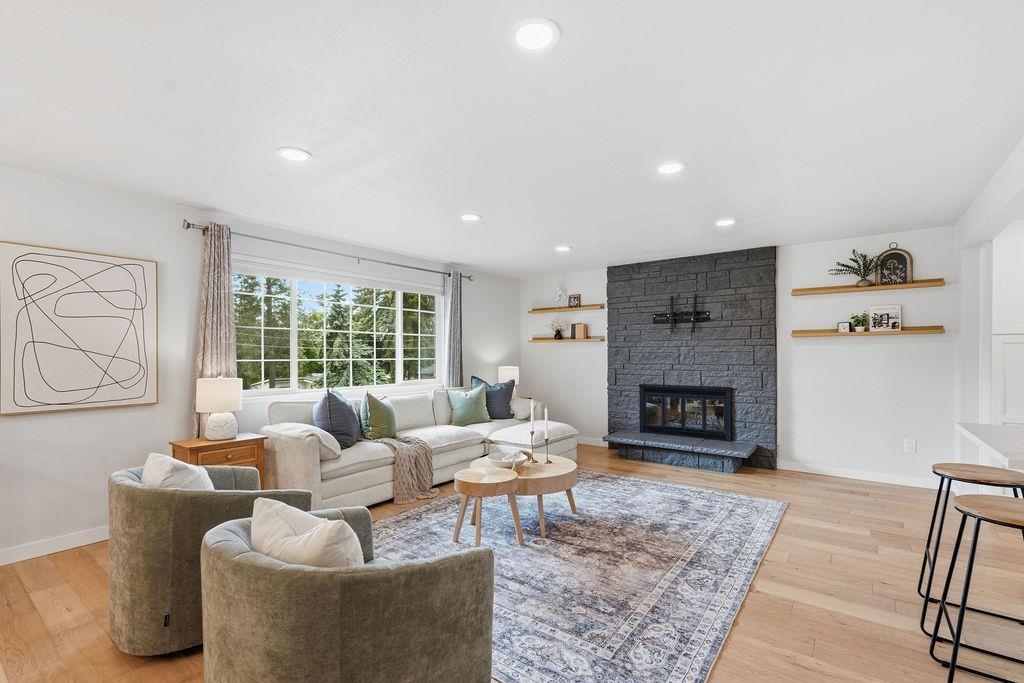1405 E 35th Ave - Photo 4