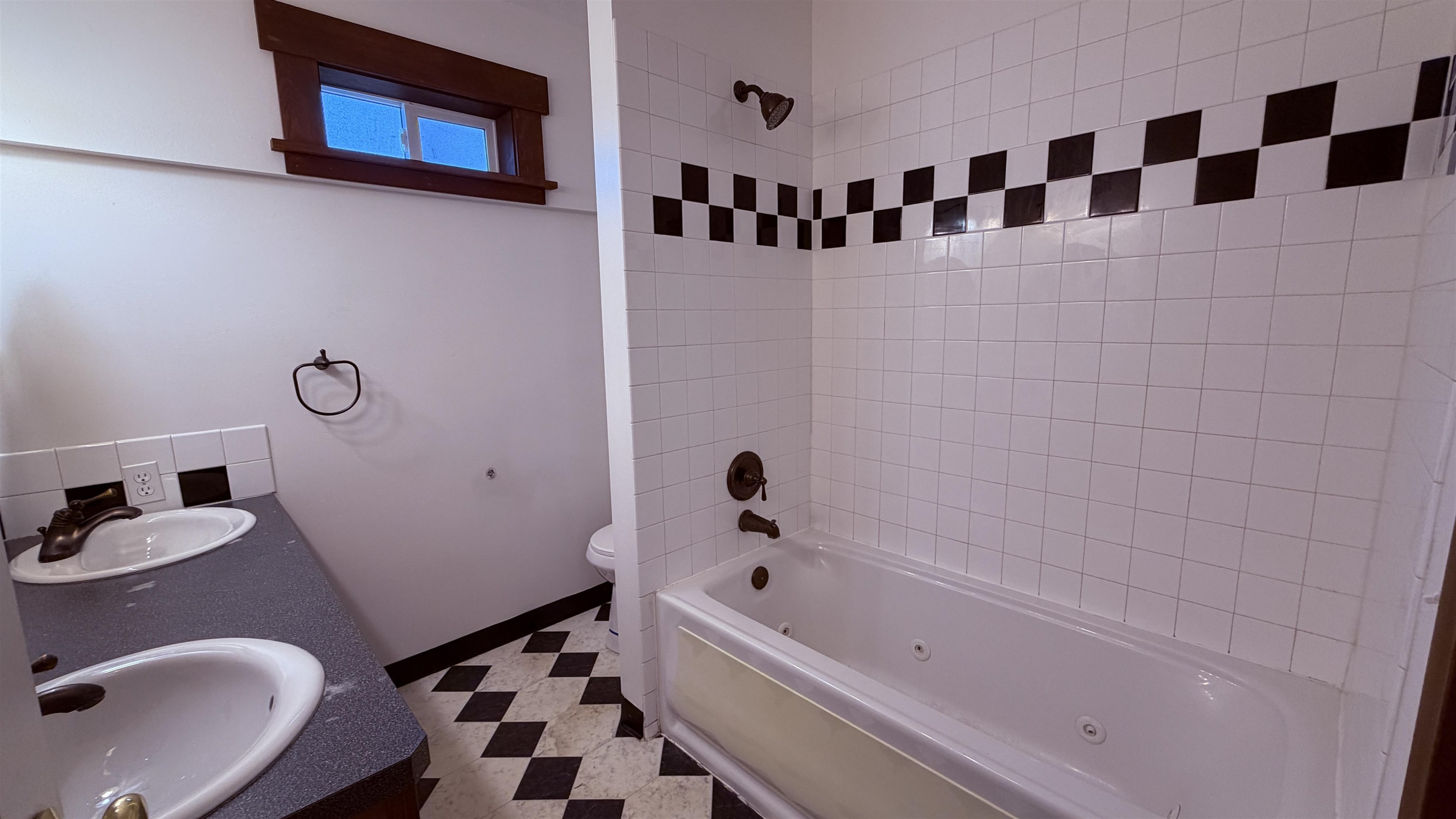 112 E 16th Ave - Photo 9