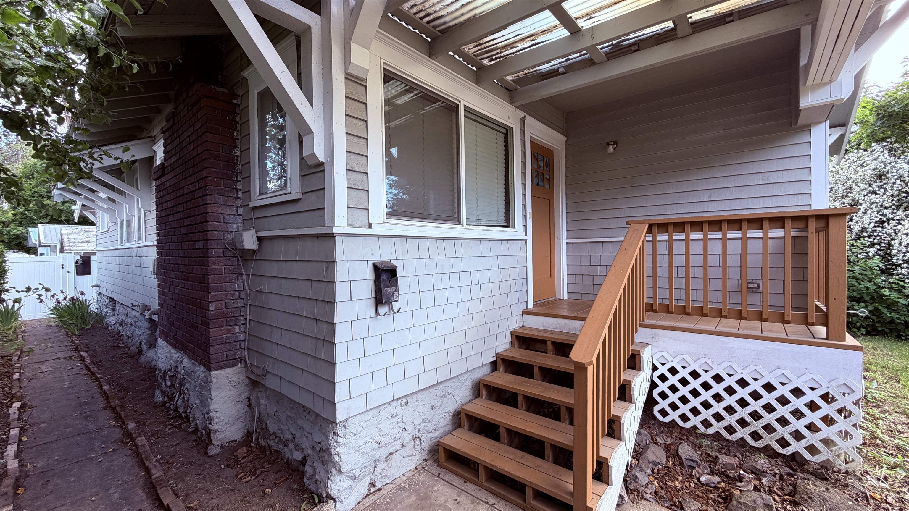 112 E 16th Ave - Photo 2