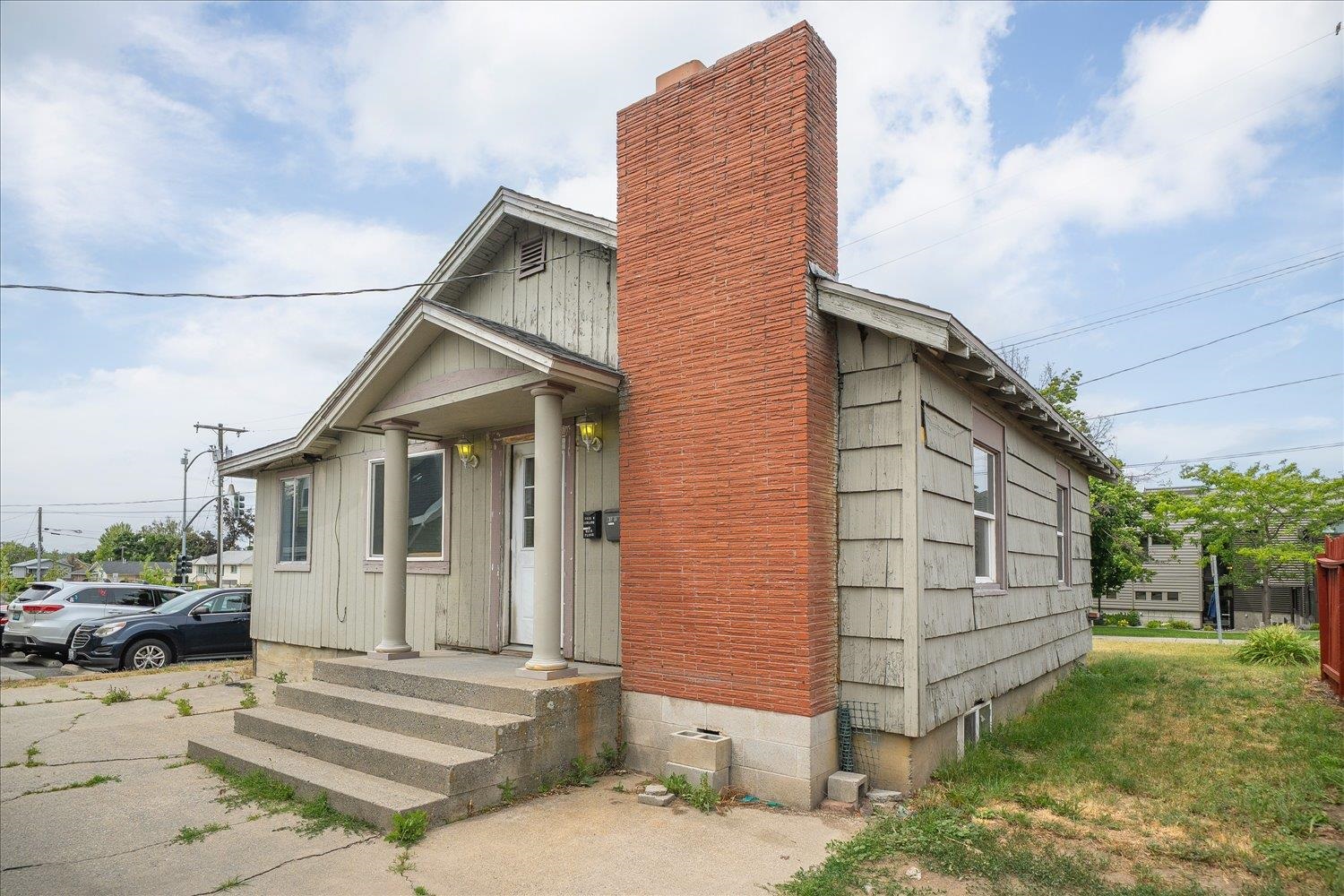 1623 W Garland Ave - Photo 2