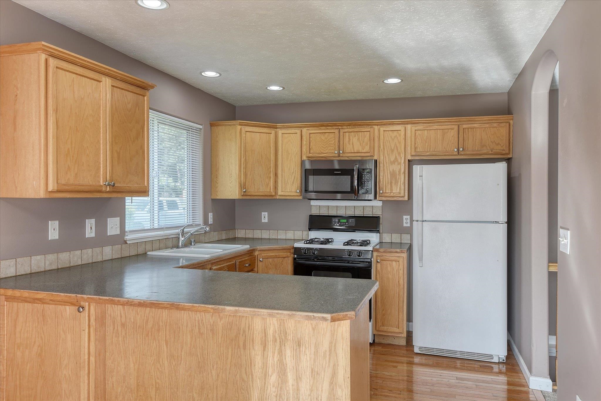16805 N Mayfair Ave - Photo 11
