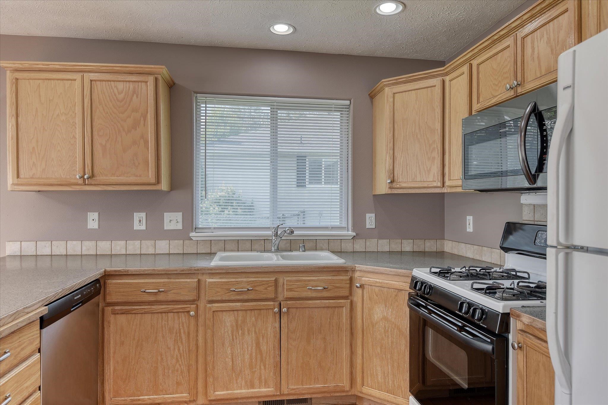16805 N Mayfair Ave - Photo 13