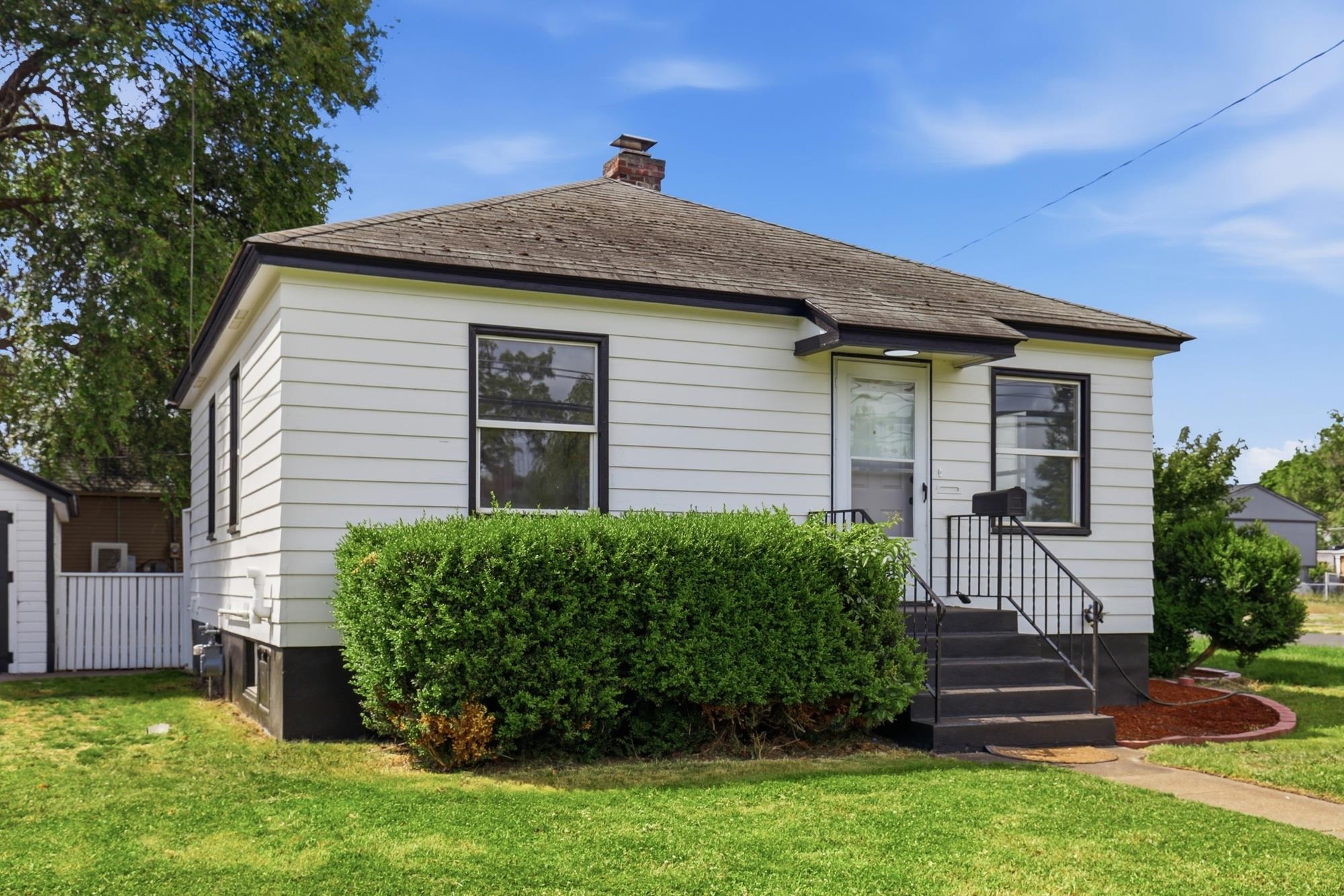 2306 E Nora Ave - Photo 3