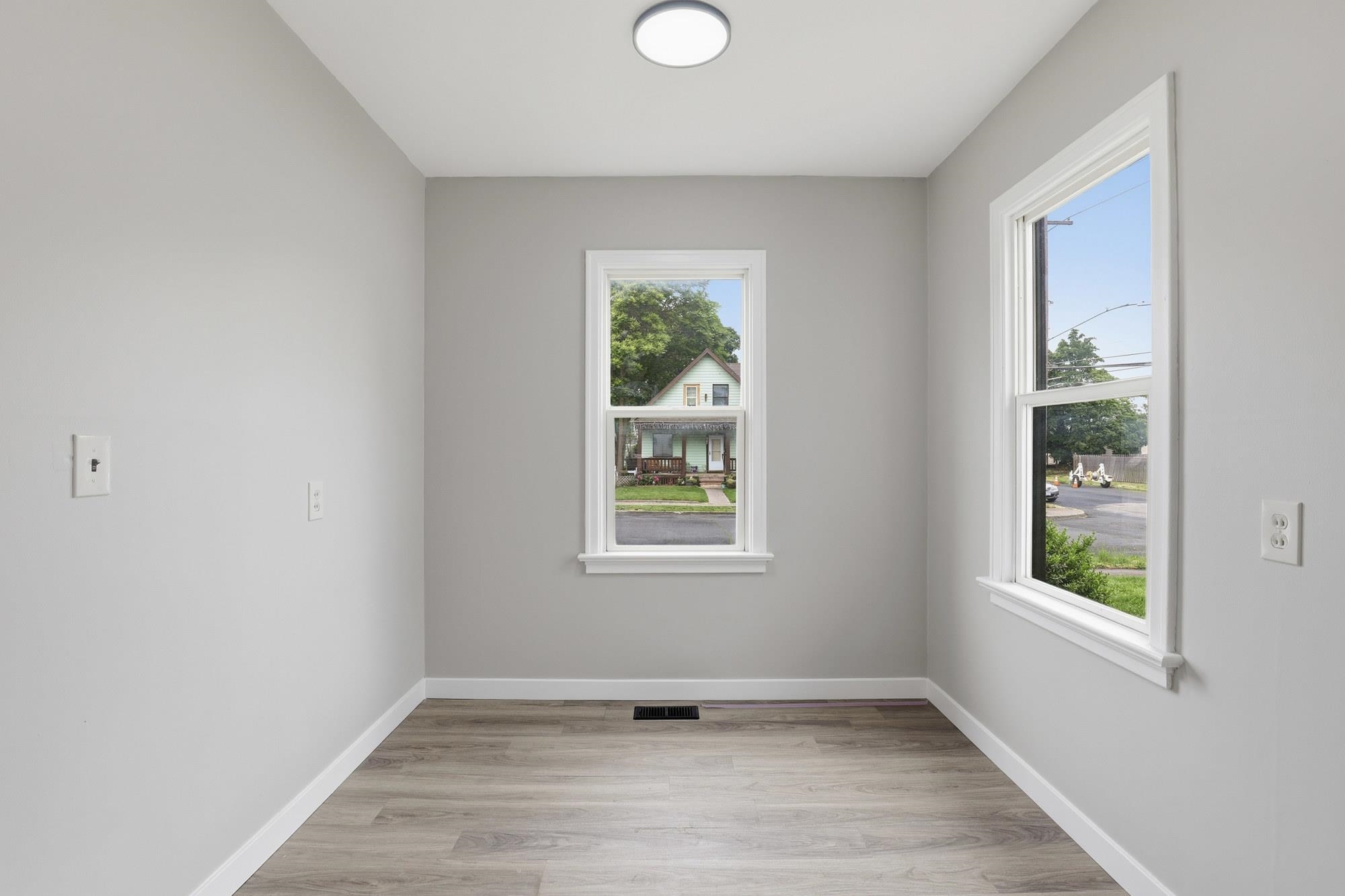 2306 E Nora Ave - Photo 8