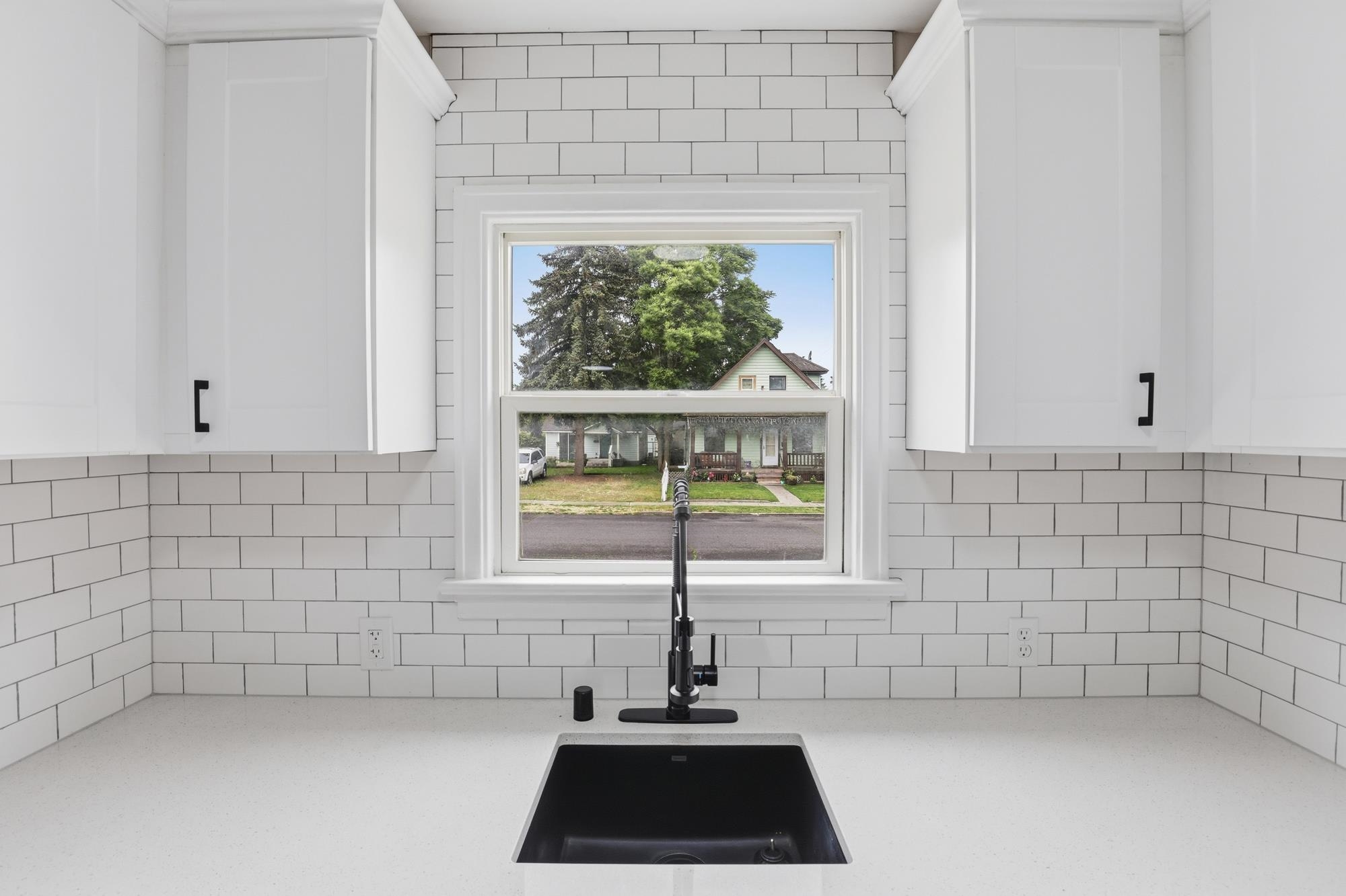 2306 E Nora Ave - Photo 10