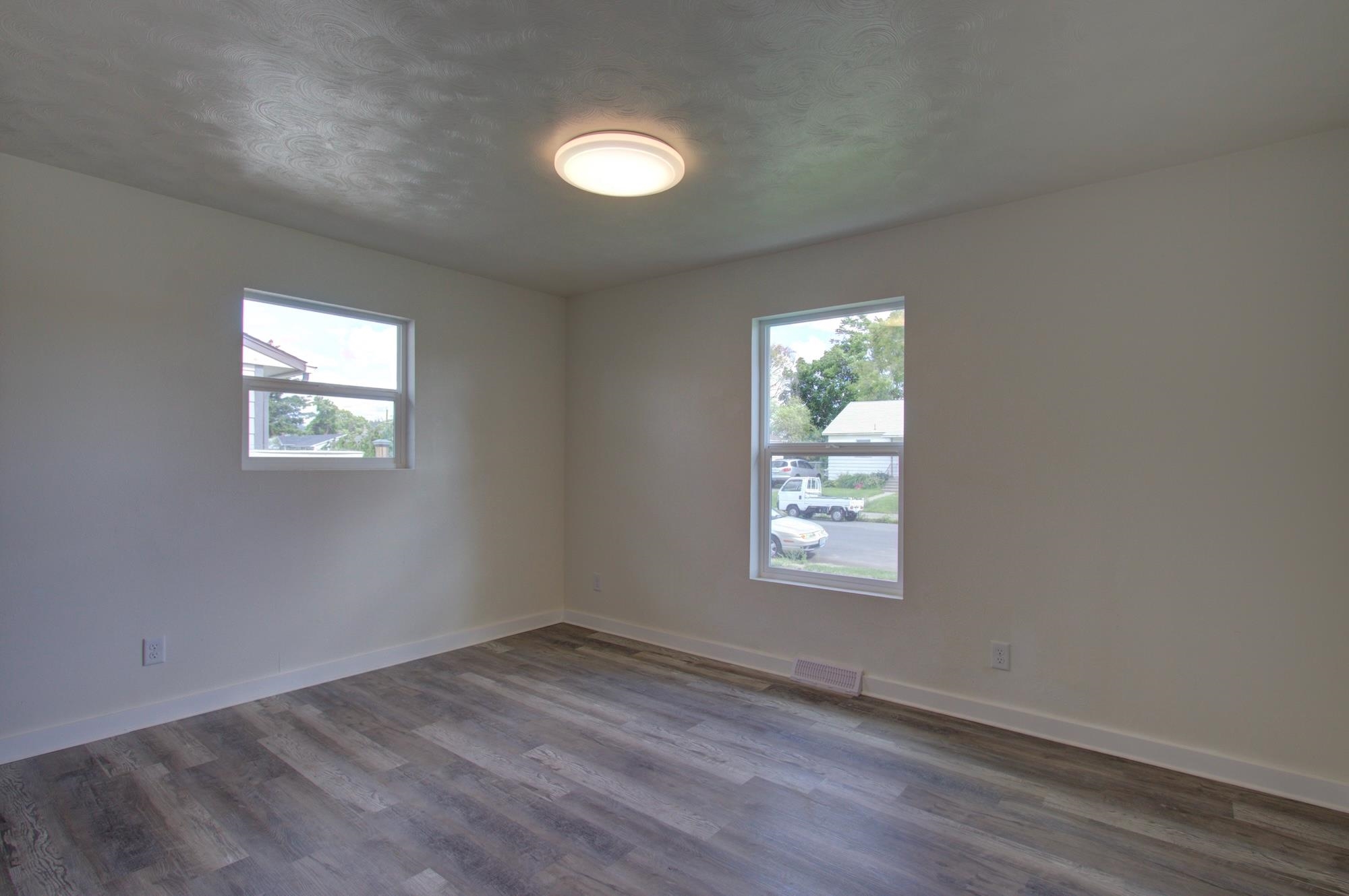 2307 E Nebraska Ave - Photo 14