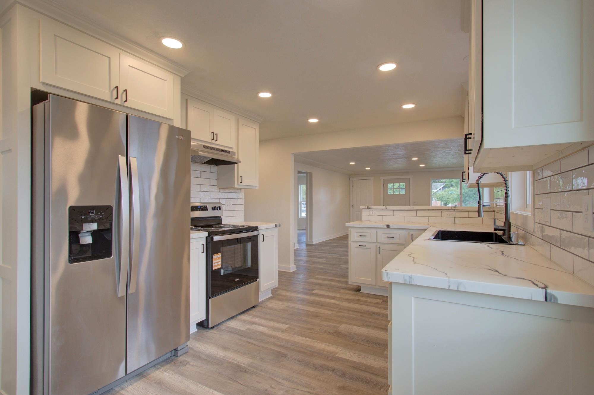 2307 E Nebraska Ave - Photo 4