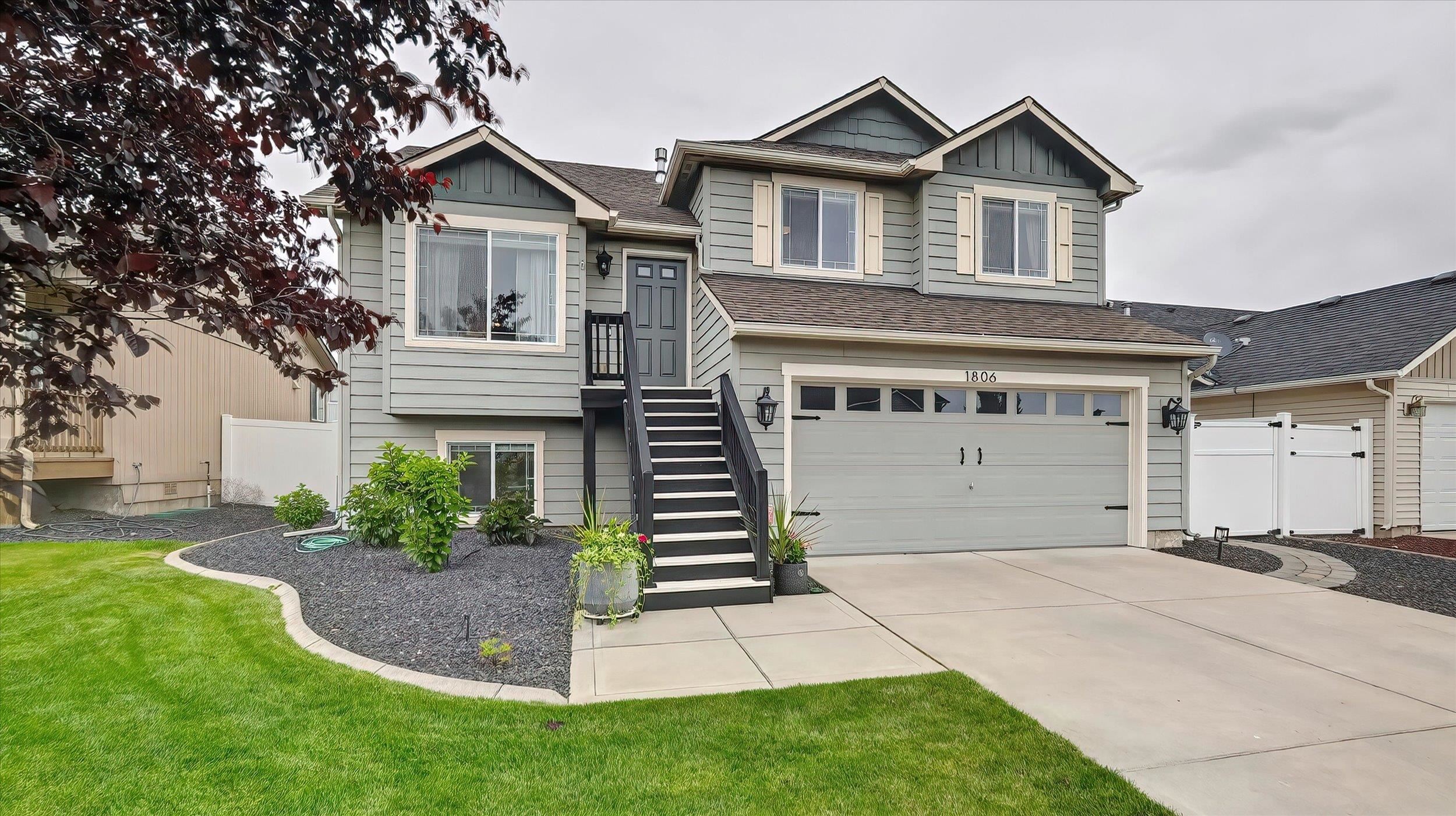 1806 W Maxine Ave - Photo 2