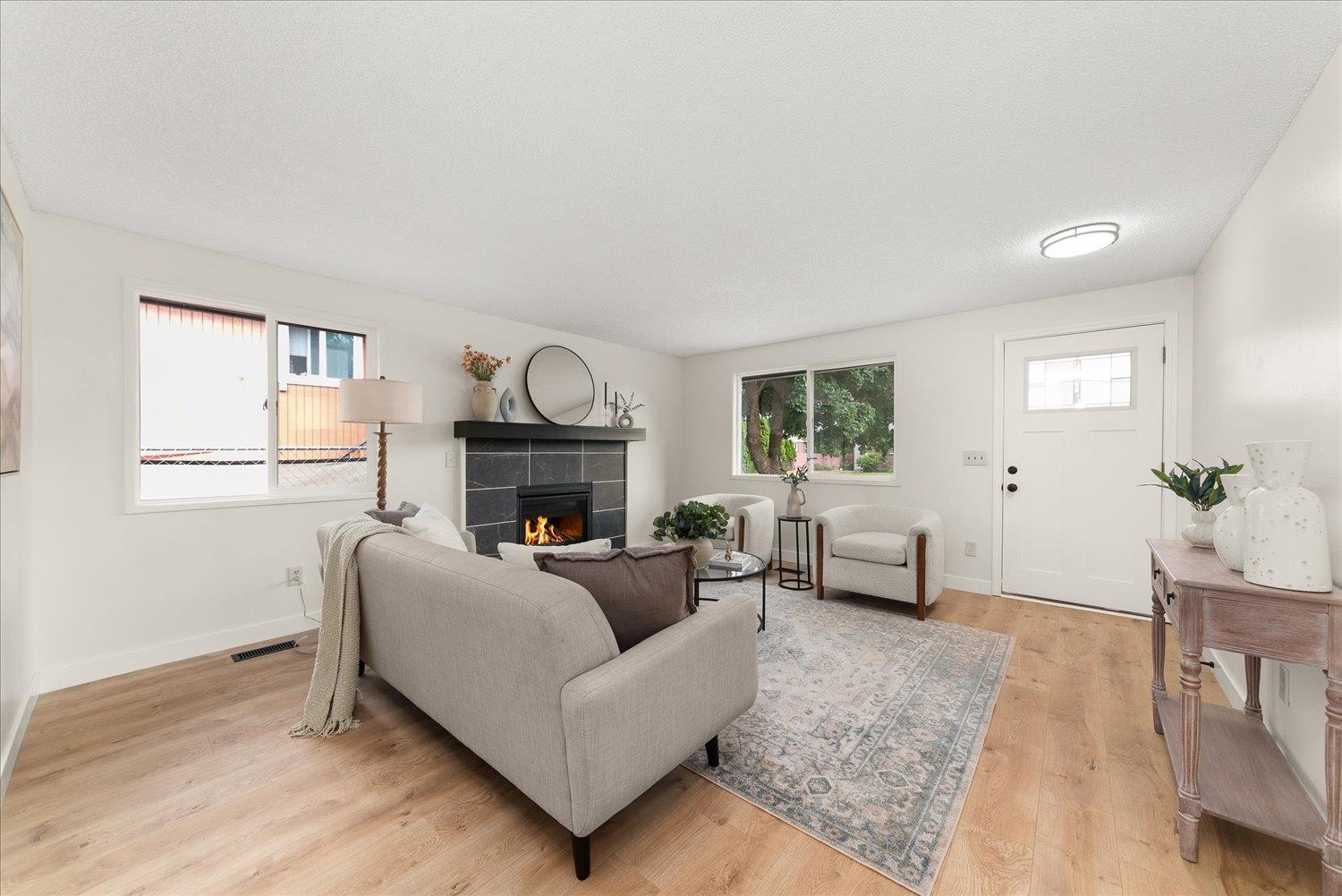 611 E Bismark Ave - Photo 3
