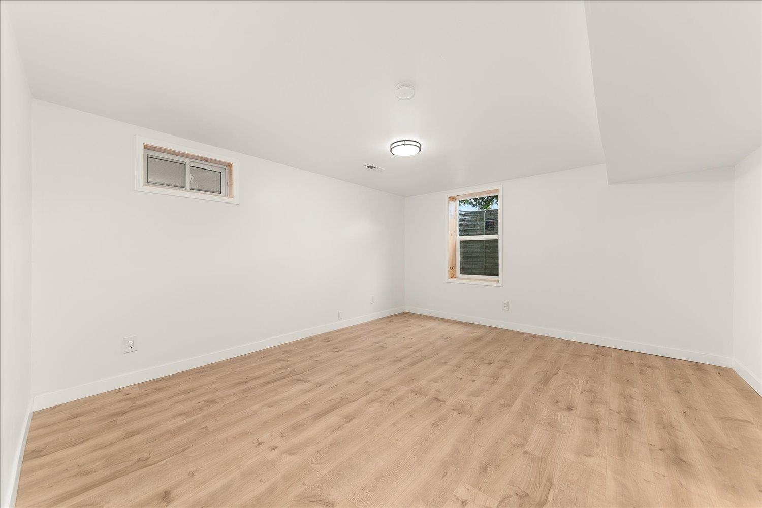 611 E Bismark Ave - Photo 17