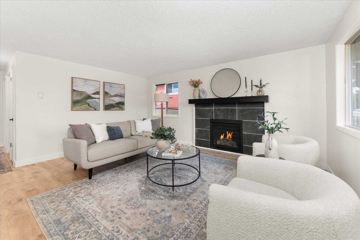611 E Bismark Ave - Photo 2