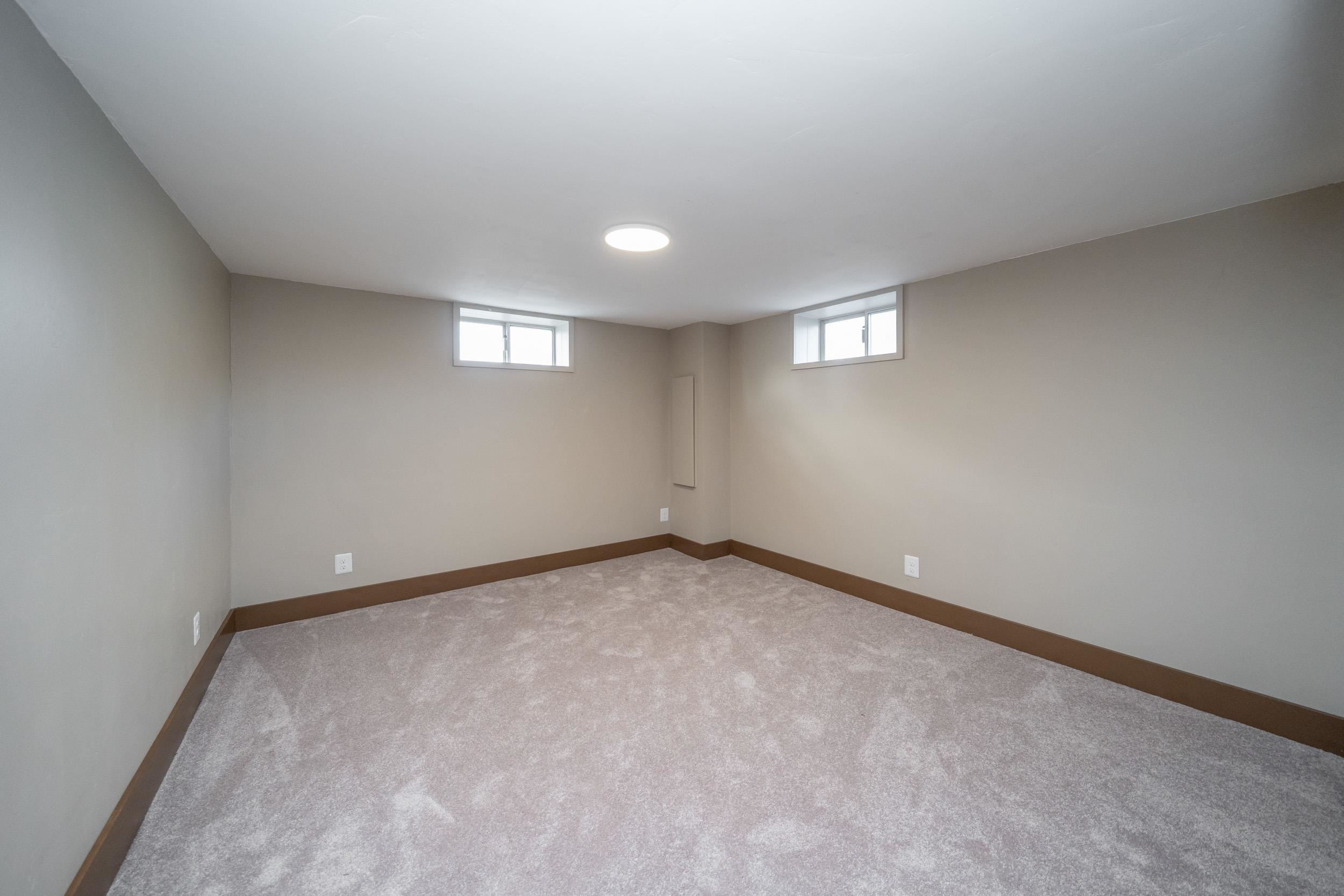 8303 E Upriver Dr - Photo 30