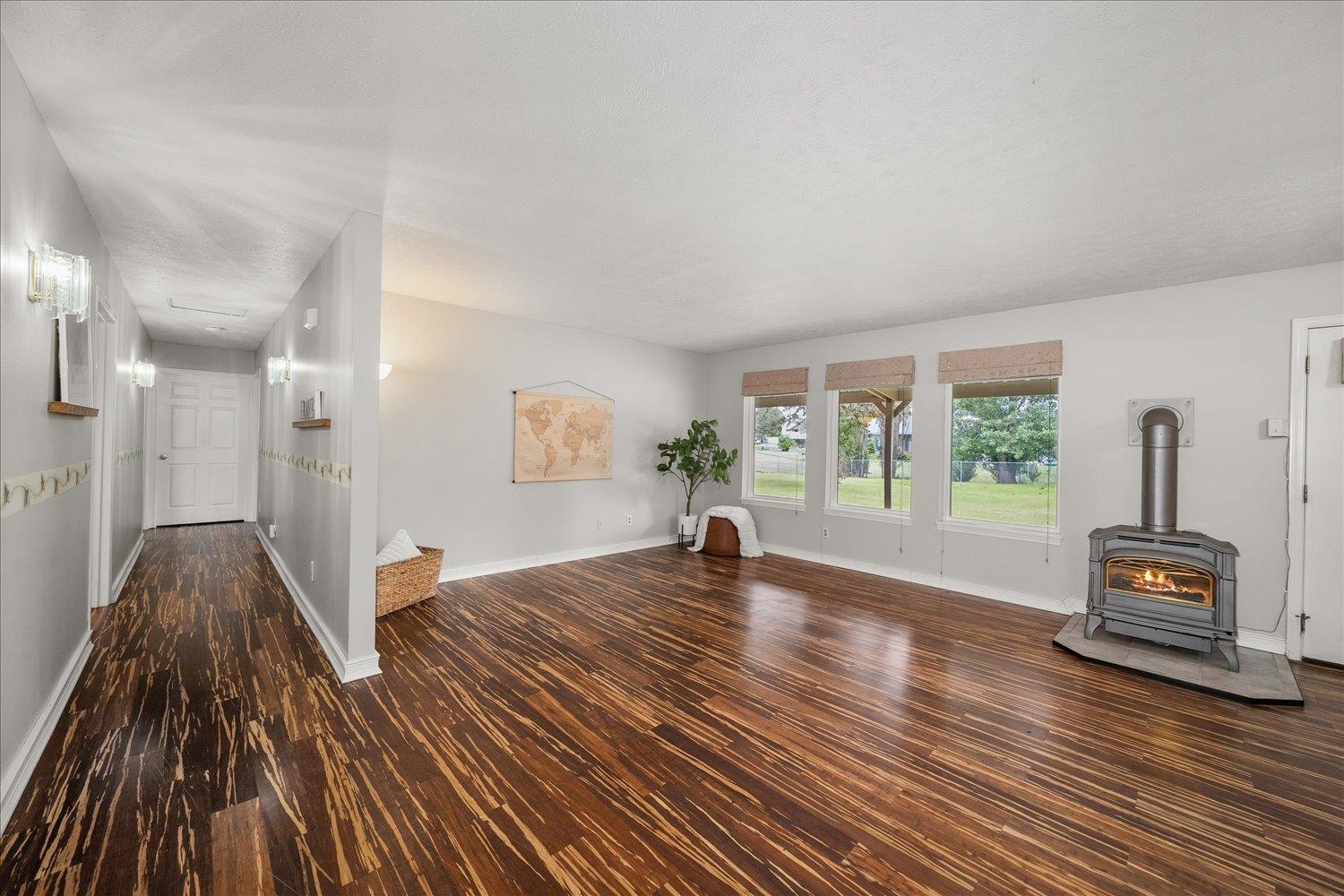 1418 E 3rd St - Photo 5