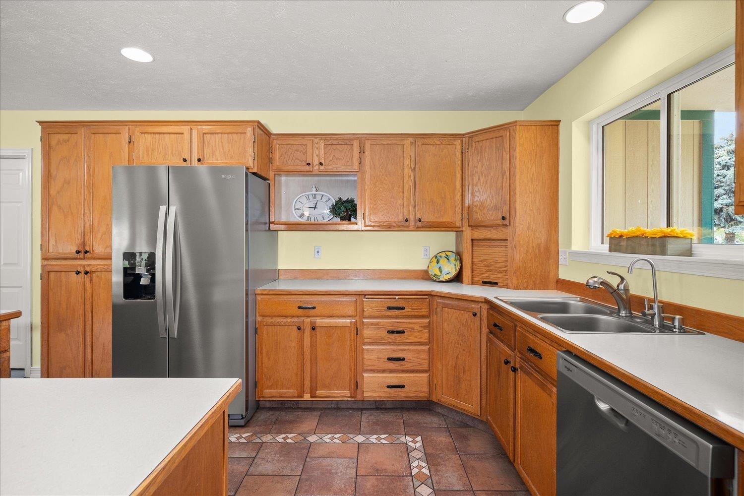 1418 E 3rd St - Photo 11