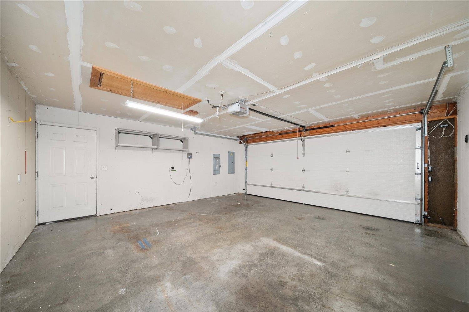 1418 E 3rd St - Photo 23