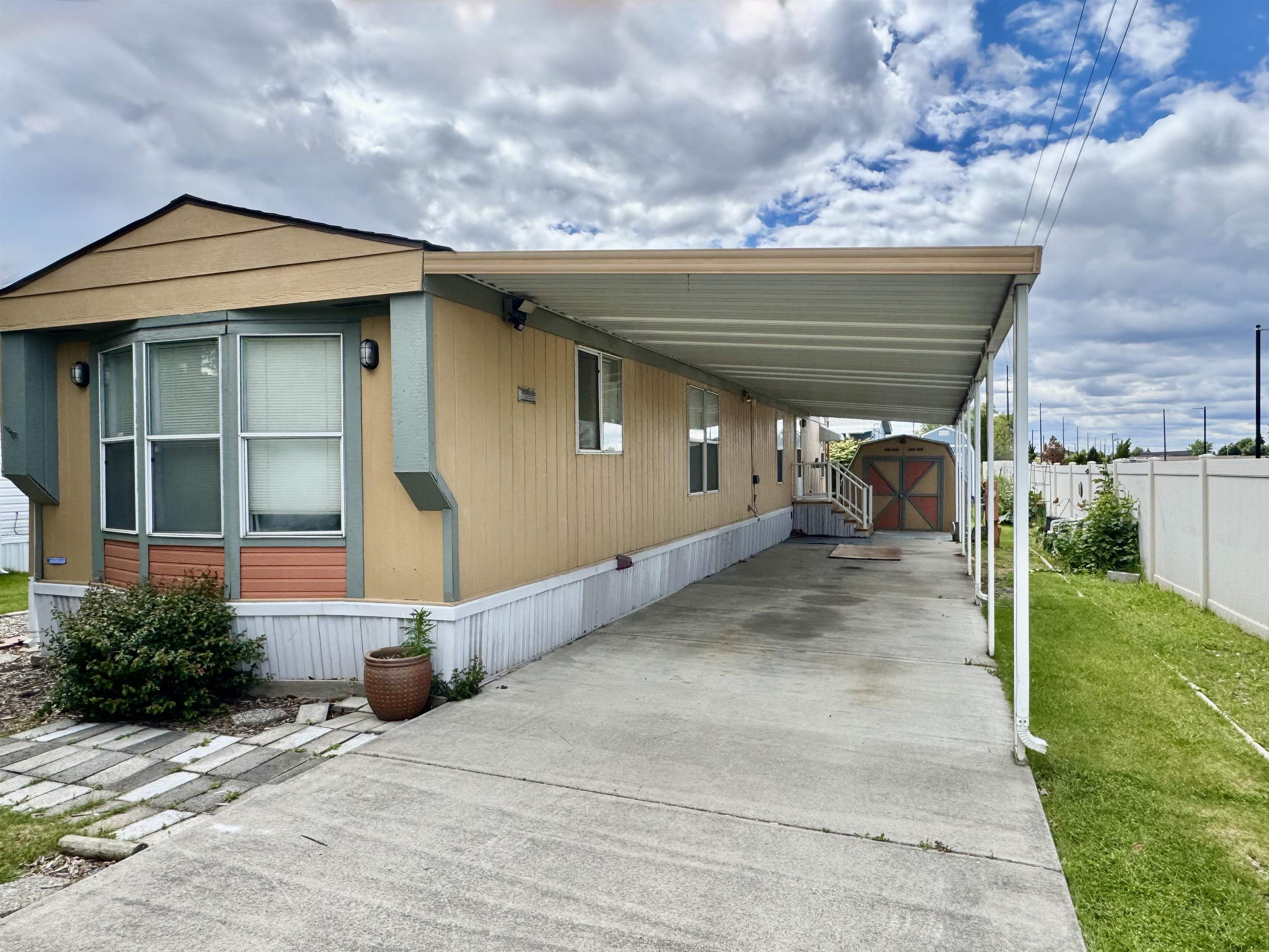 106 S Flora Rd - Photo 1