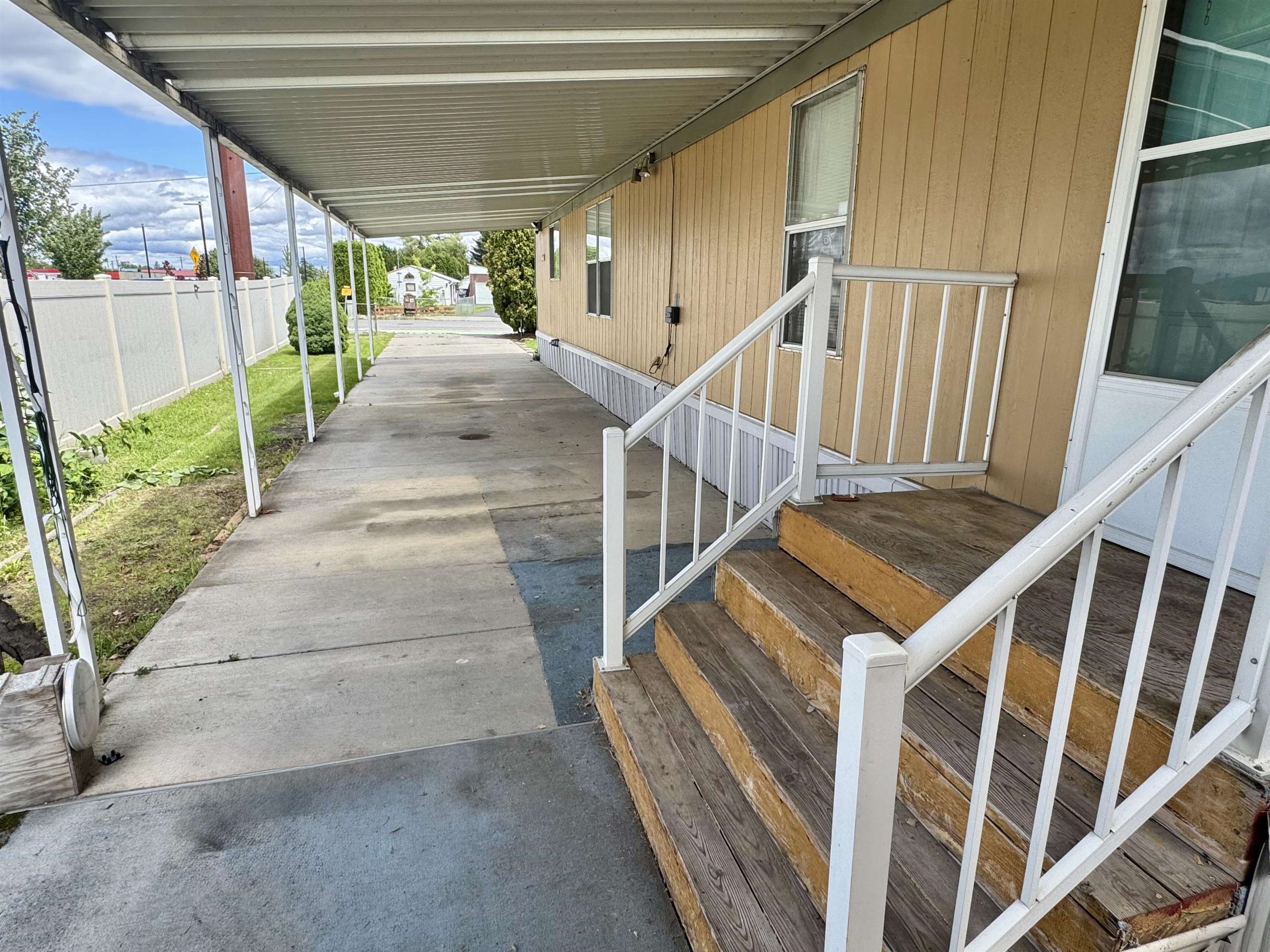 106 S Flora Rd - Photo 3