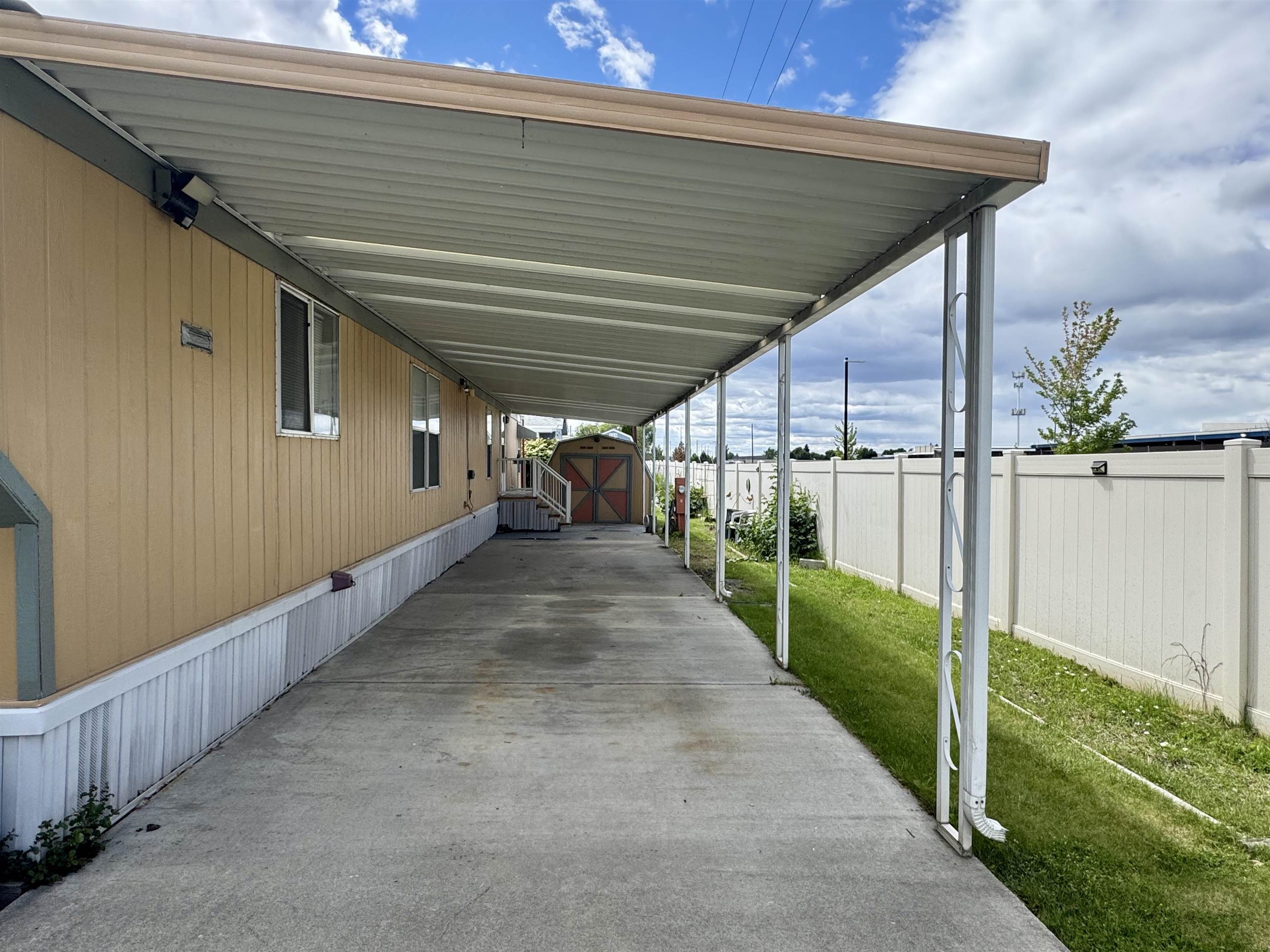 106 S Flora Rd - Photo 2