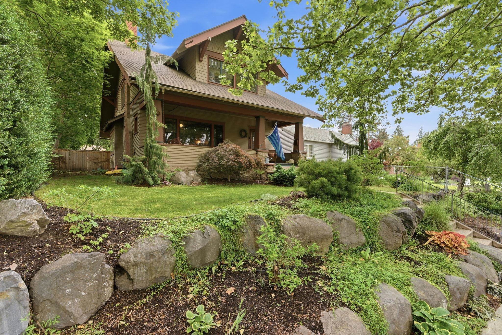 1123 W 19th Ave - Photo 2