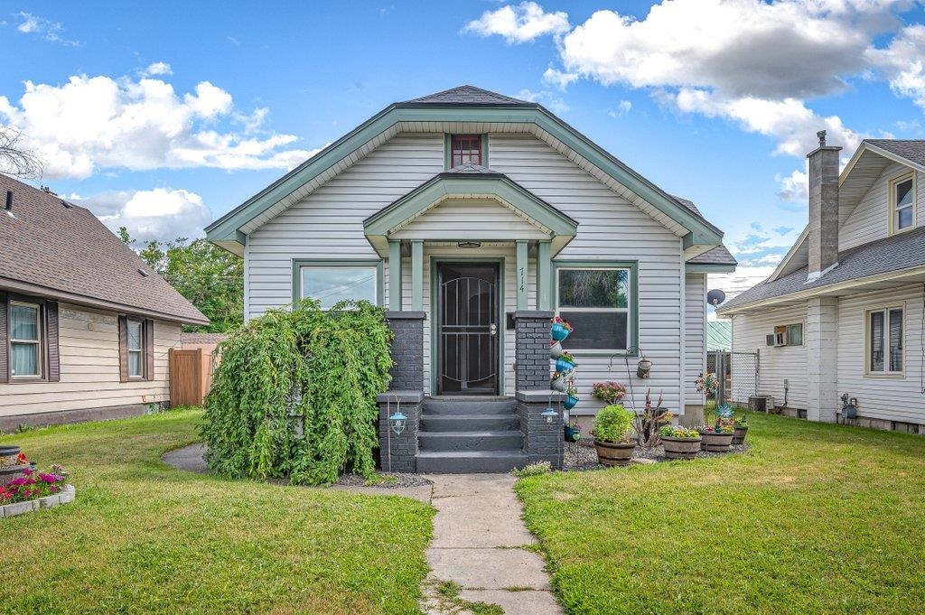 714 E Montgomery Ave - Photo 1