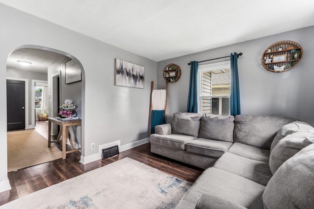 714 E Montgomery Ave - Photo 5