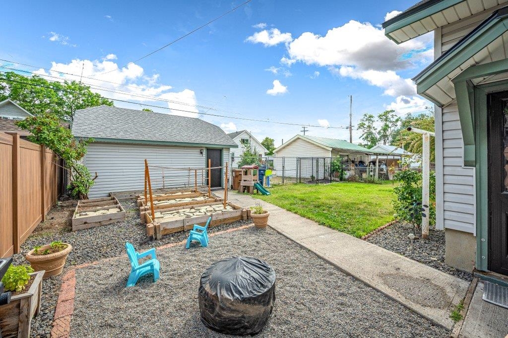 714 E Montgomery Ave - Photo 31