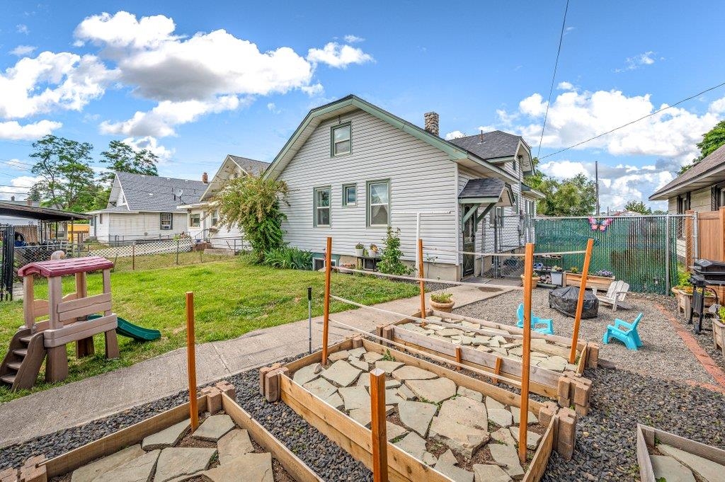 714 E Montgomery Ave - Photo 32