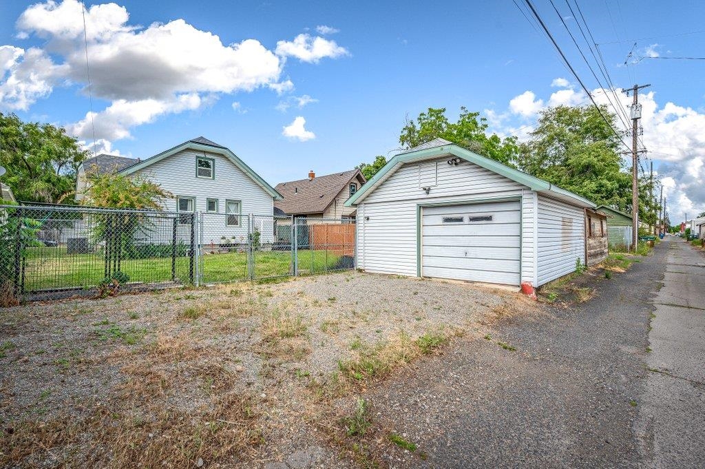 714 E Montgomery Ave - Photo 36