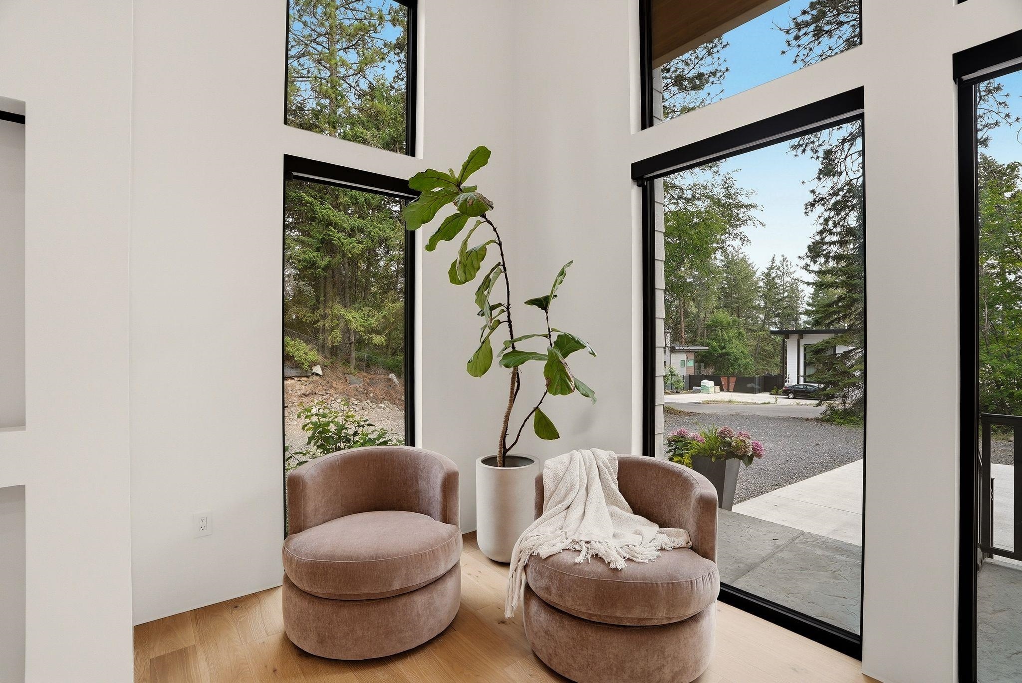 1518 E 20th Ave - Photo 3
