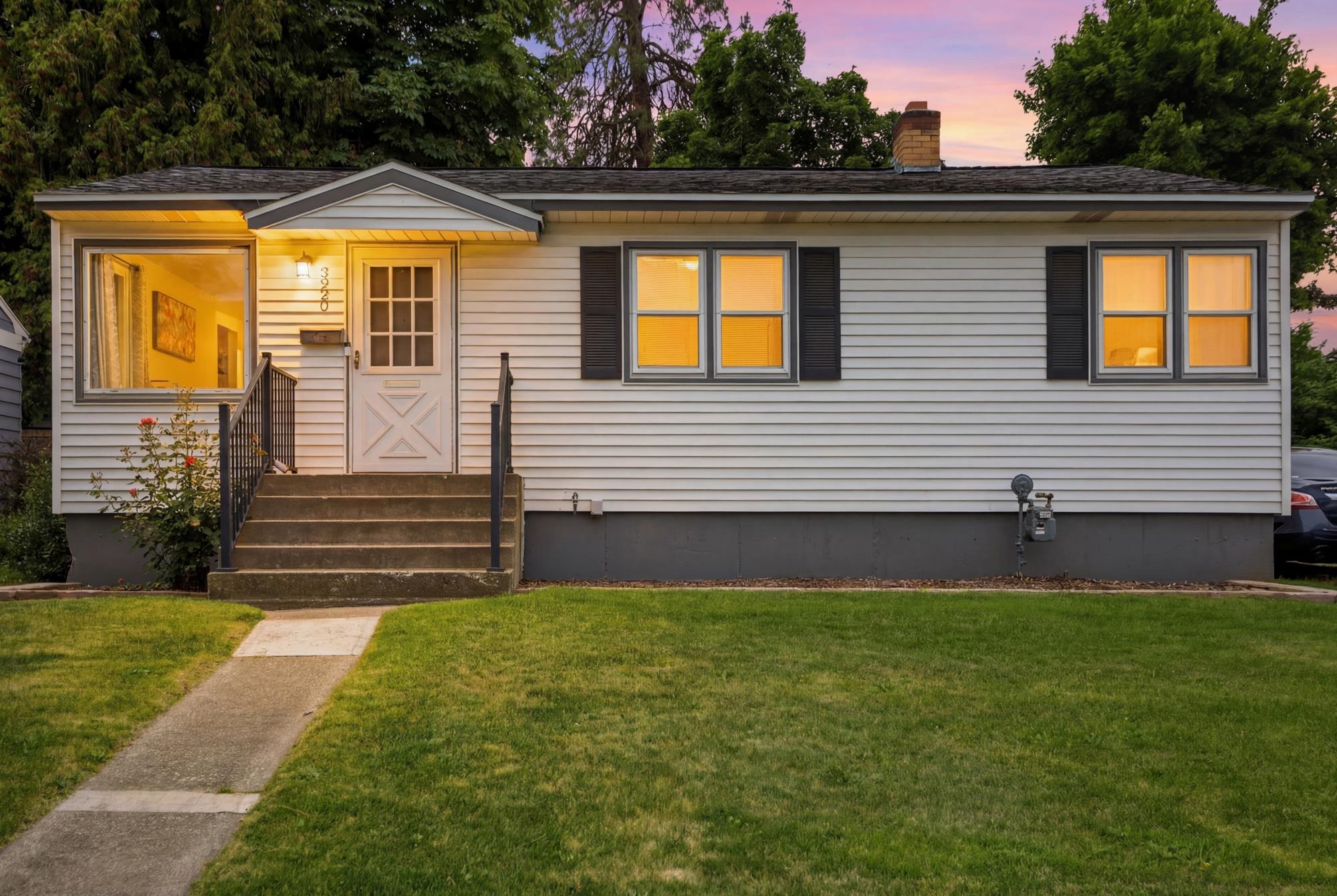 3220 E 19TH Ave - Photo 1