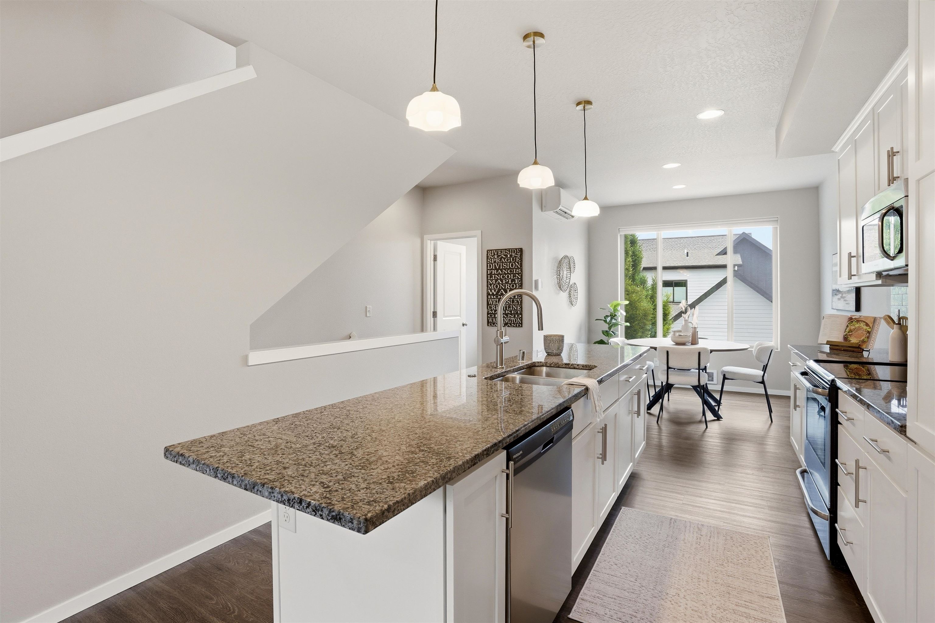 2411 W Bridge Ave - Photo 12