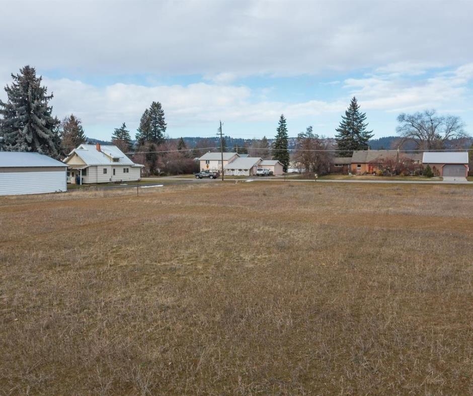10218 E Empire Ave - Photo 6