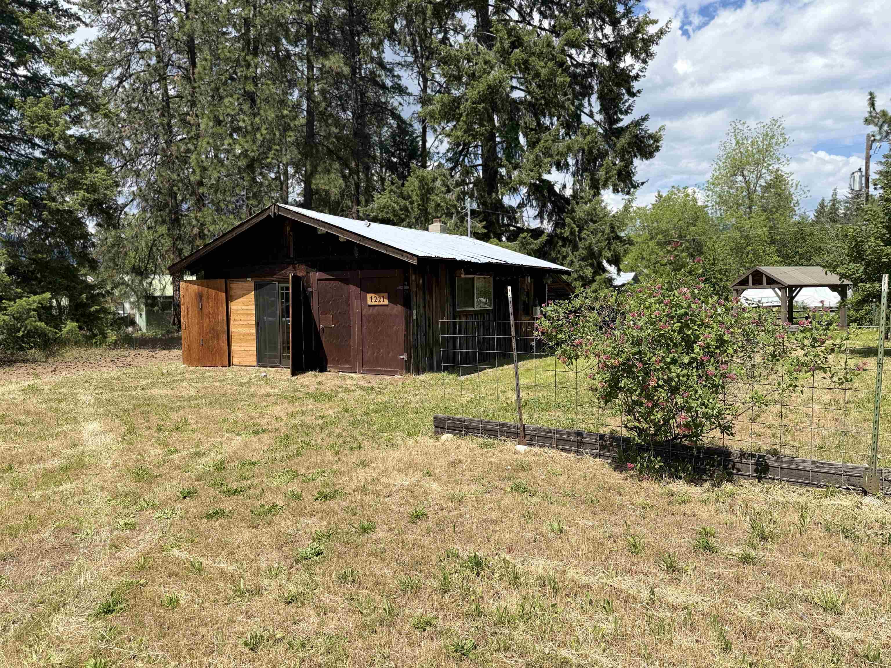 1221 Minter Ave - Photo 1
