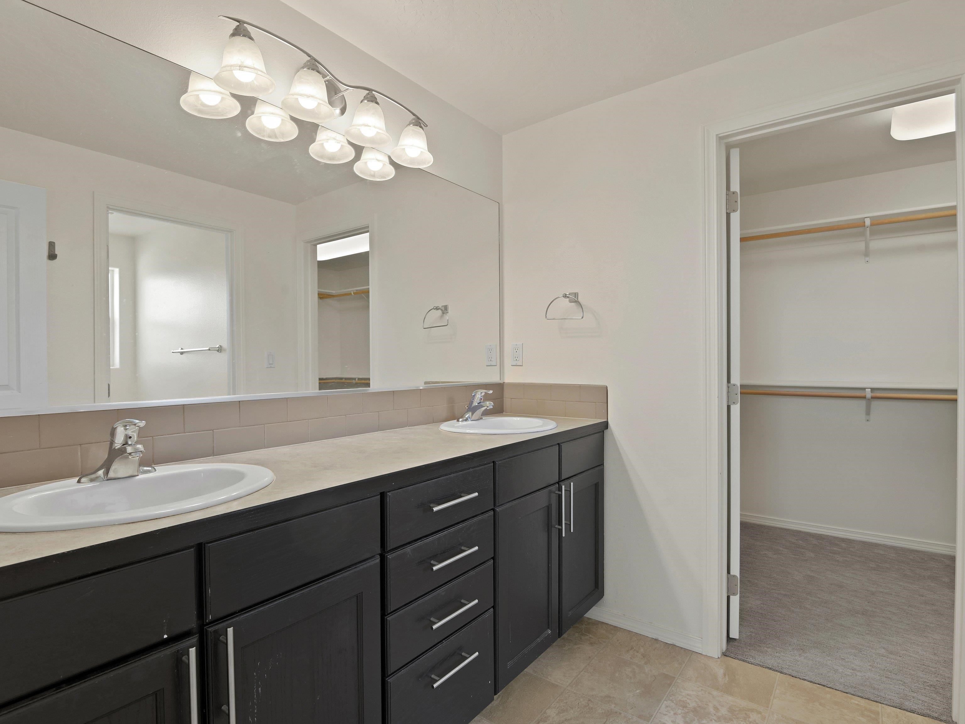 7108 S Park Ridge Blvd - Photo 16