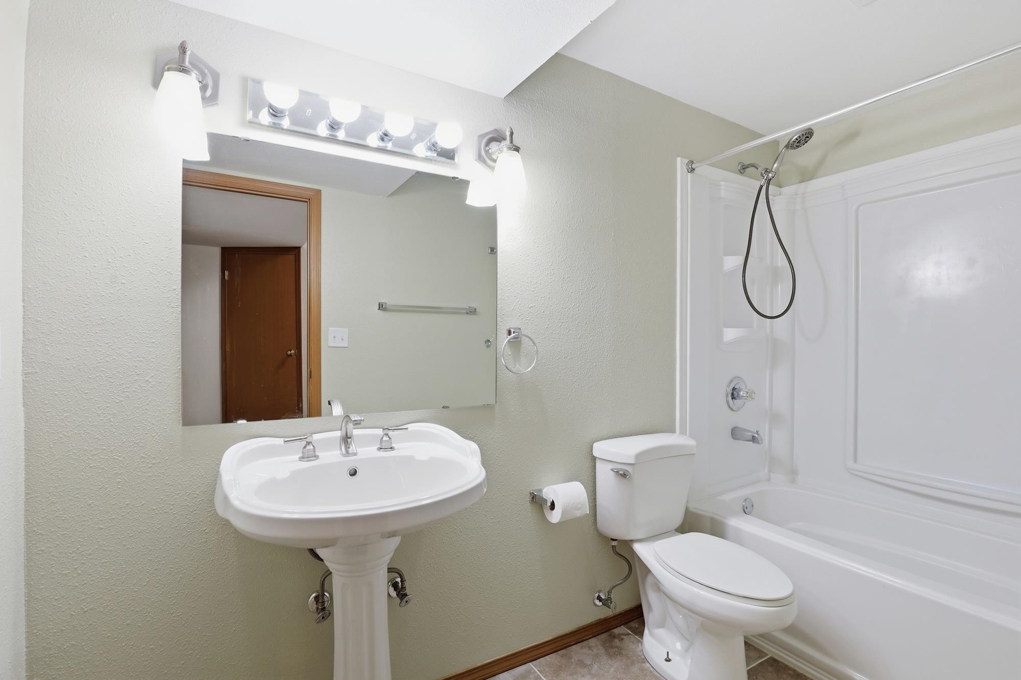 1224 W Rowan Ave - Photo 22