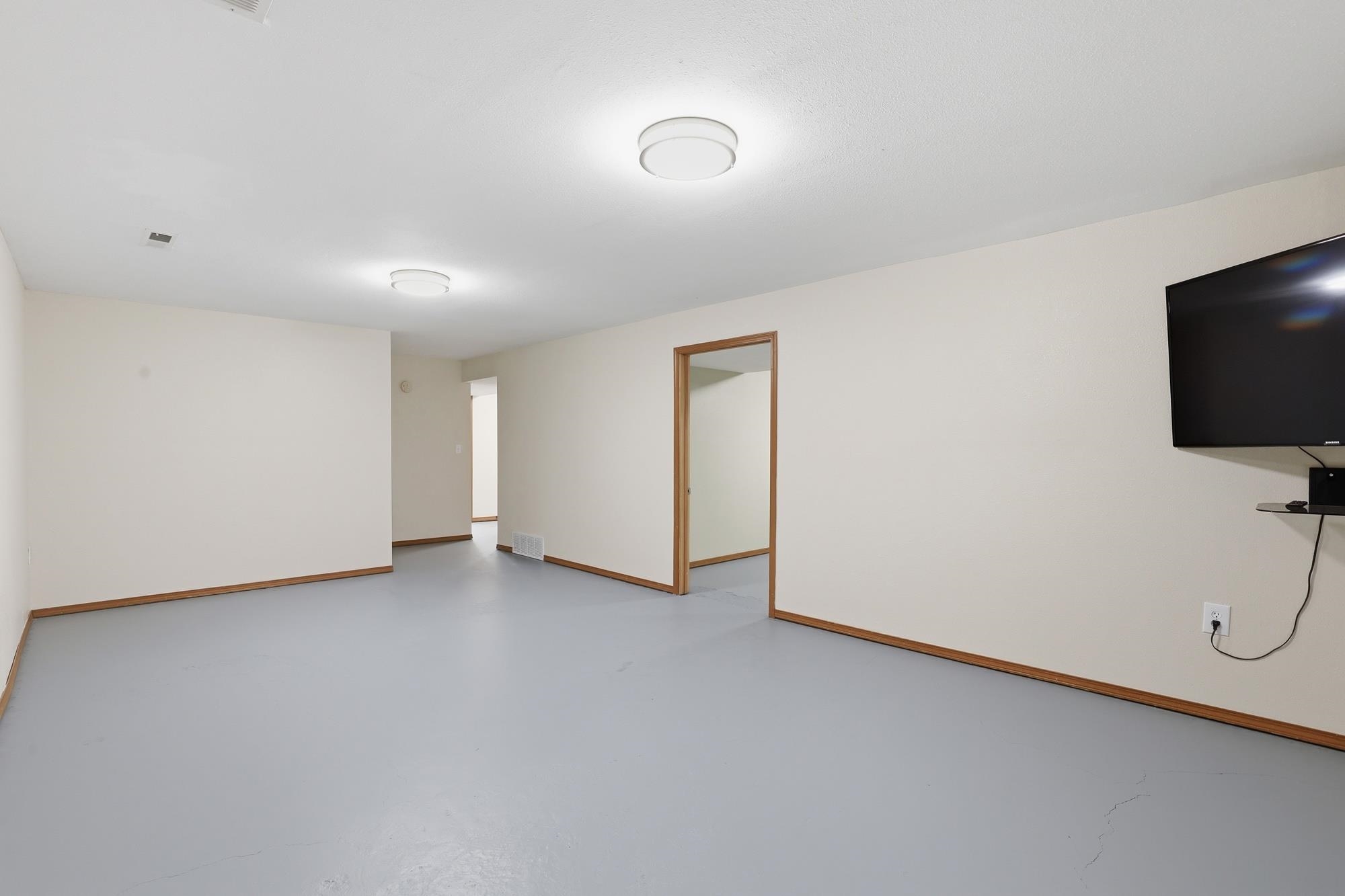 1224 W Rowan Ave - Photo 18