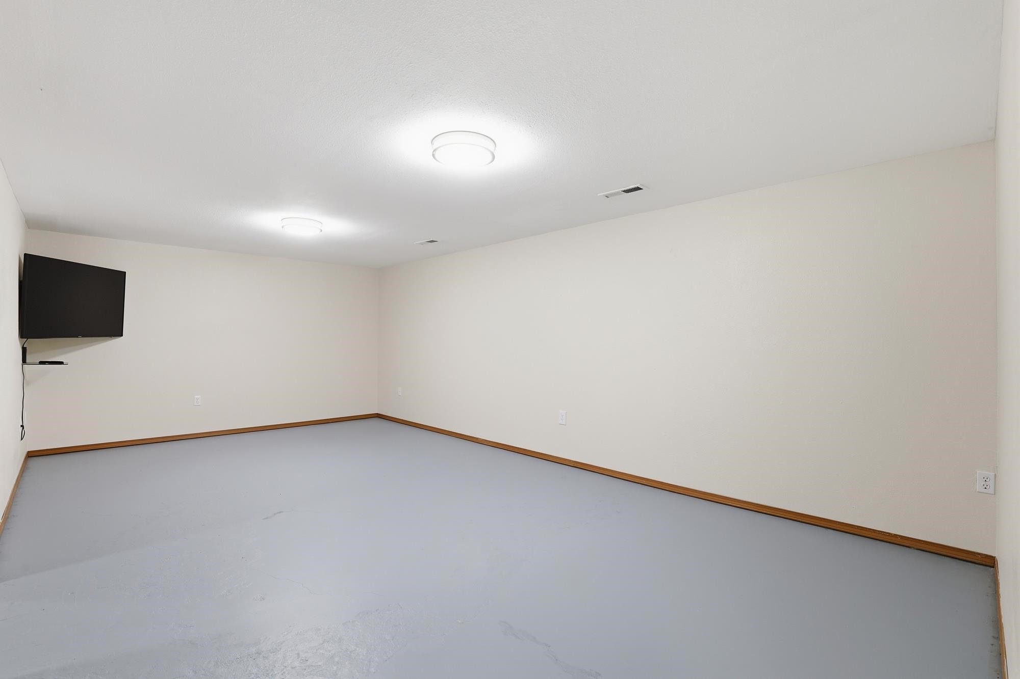 1224 W Rowan Ave - Photo 17