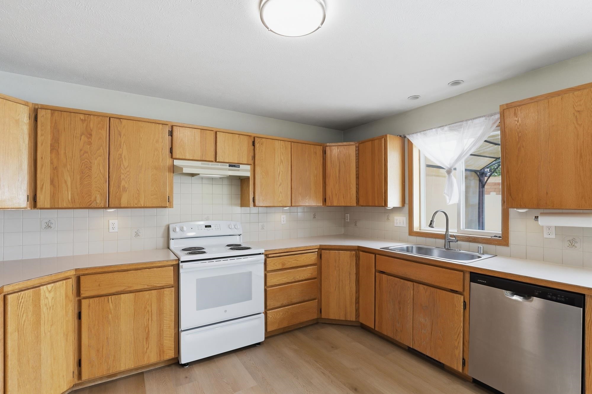 1224 W Rowan Ave - Photo 8