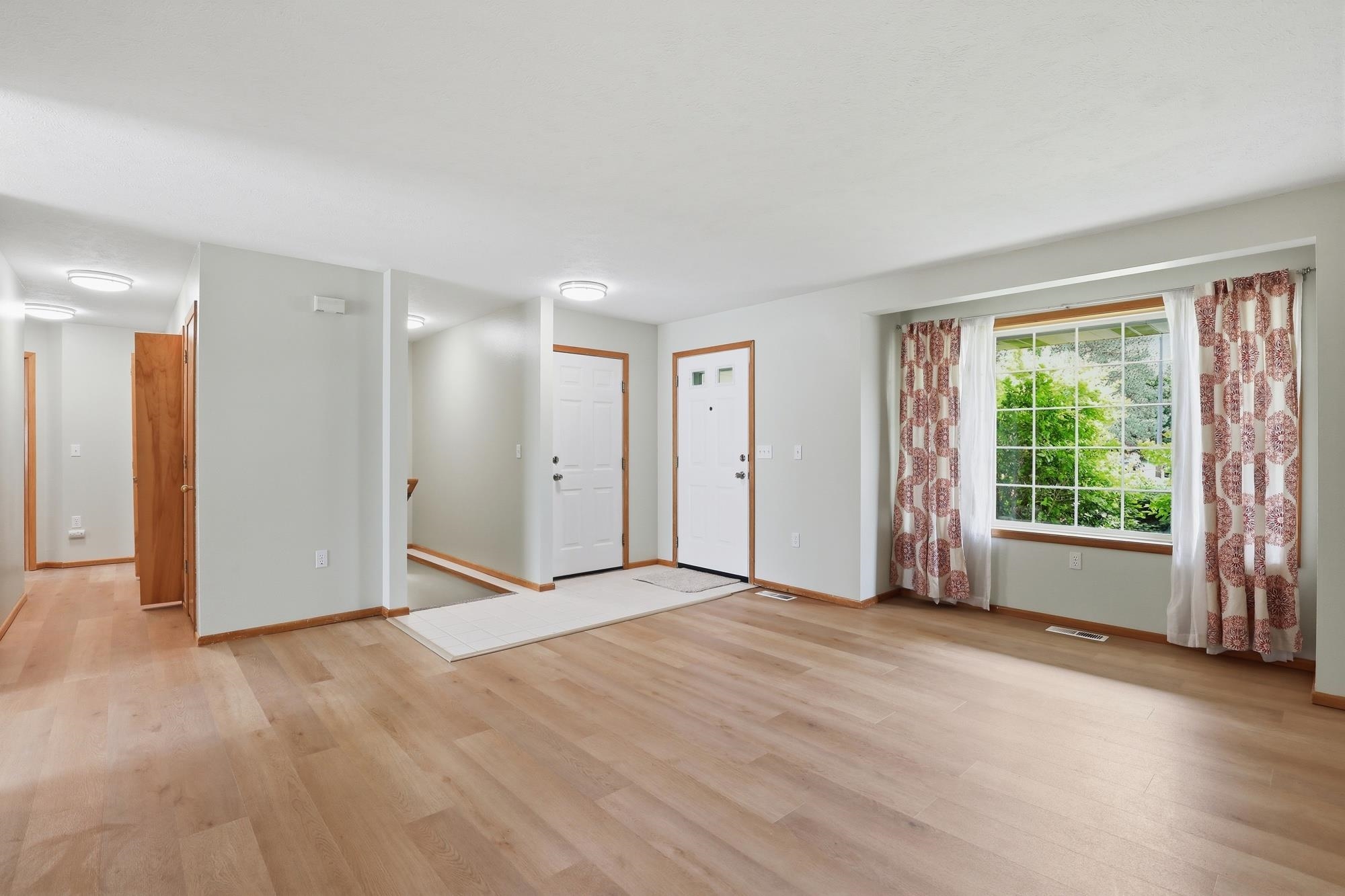 1224 W Rowan Ave - Photo 5