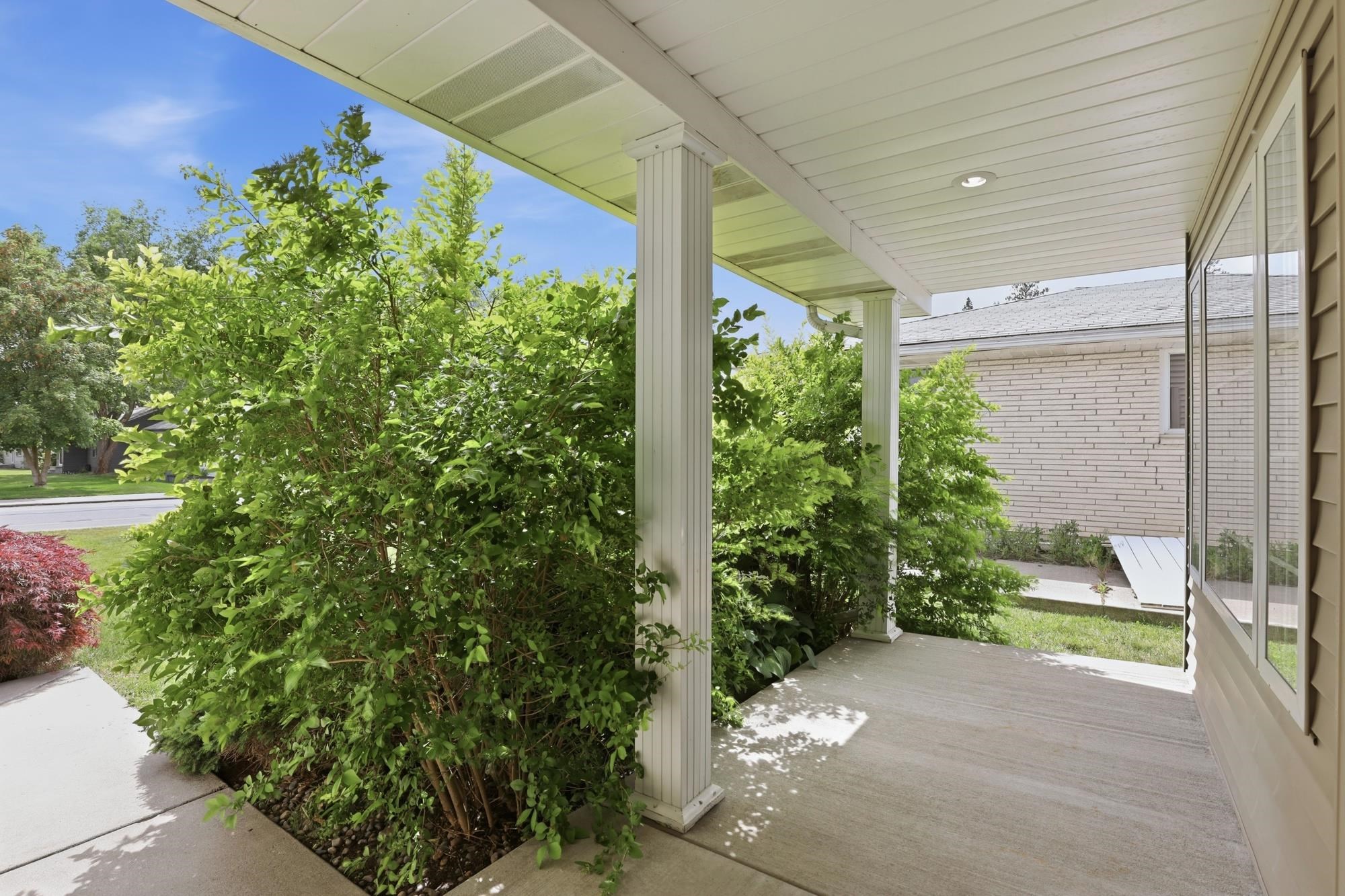 1224 W Rowan Ave - Photo 3