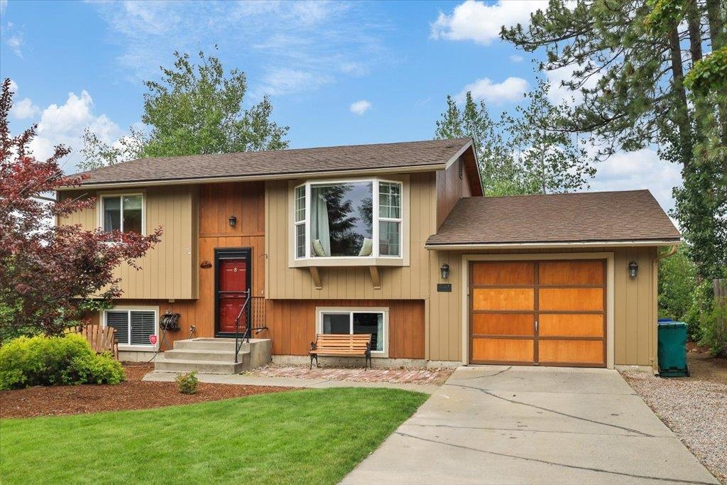 1207 N Margaret Ave - Photo 1
