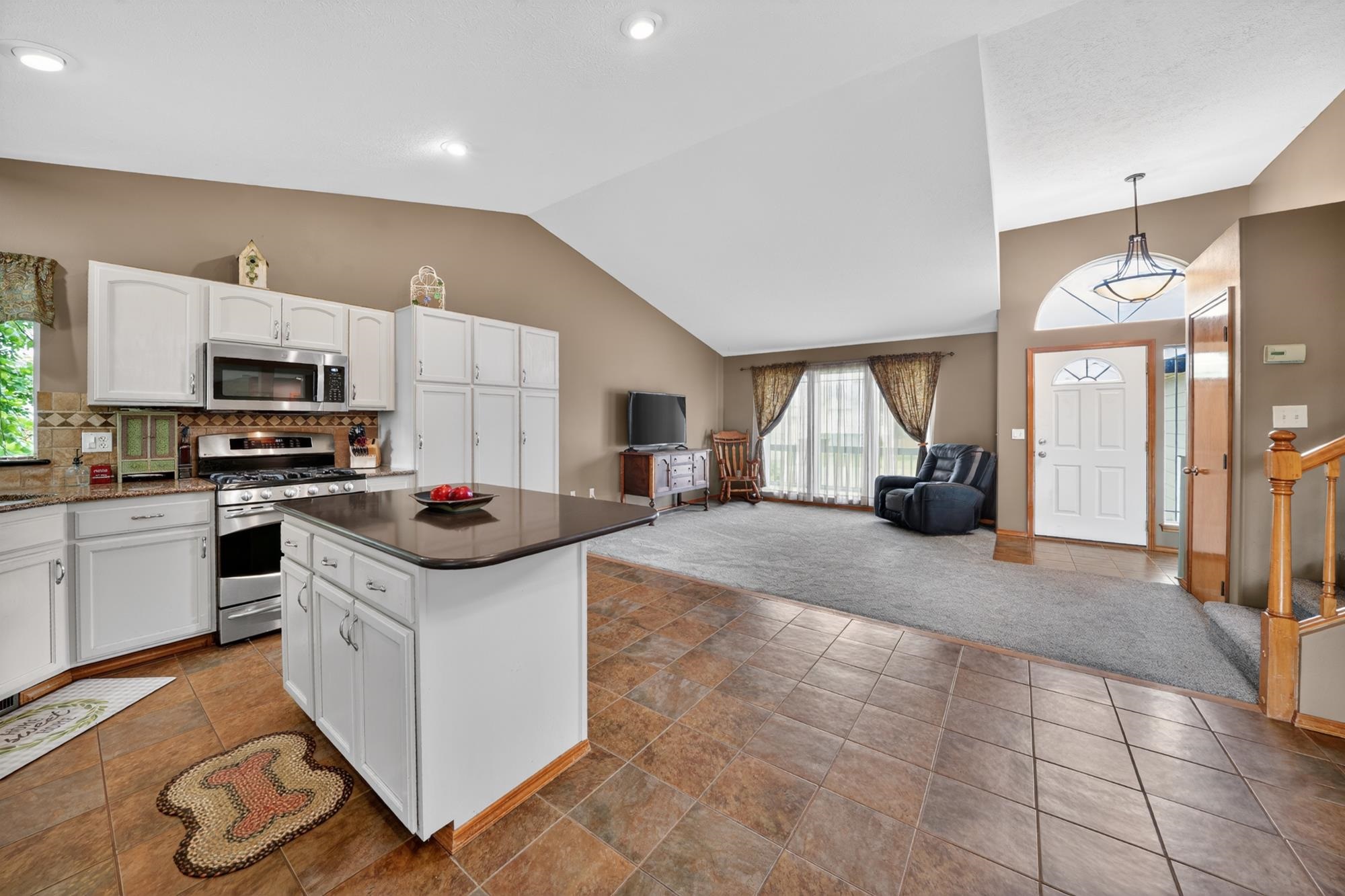 18520 E 9th Ct - Photo 4