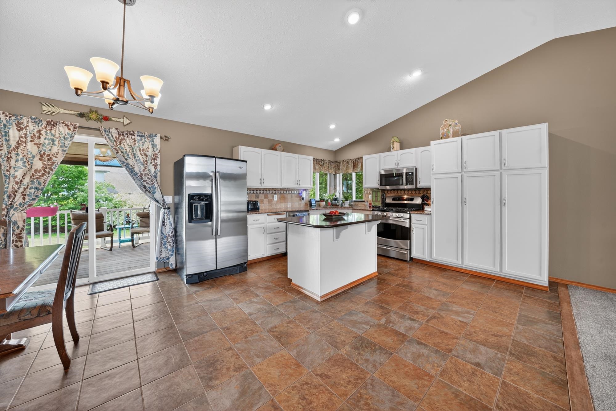 18520 E 9th Ct - Photo 5