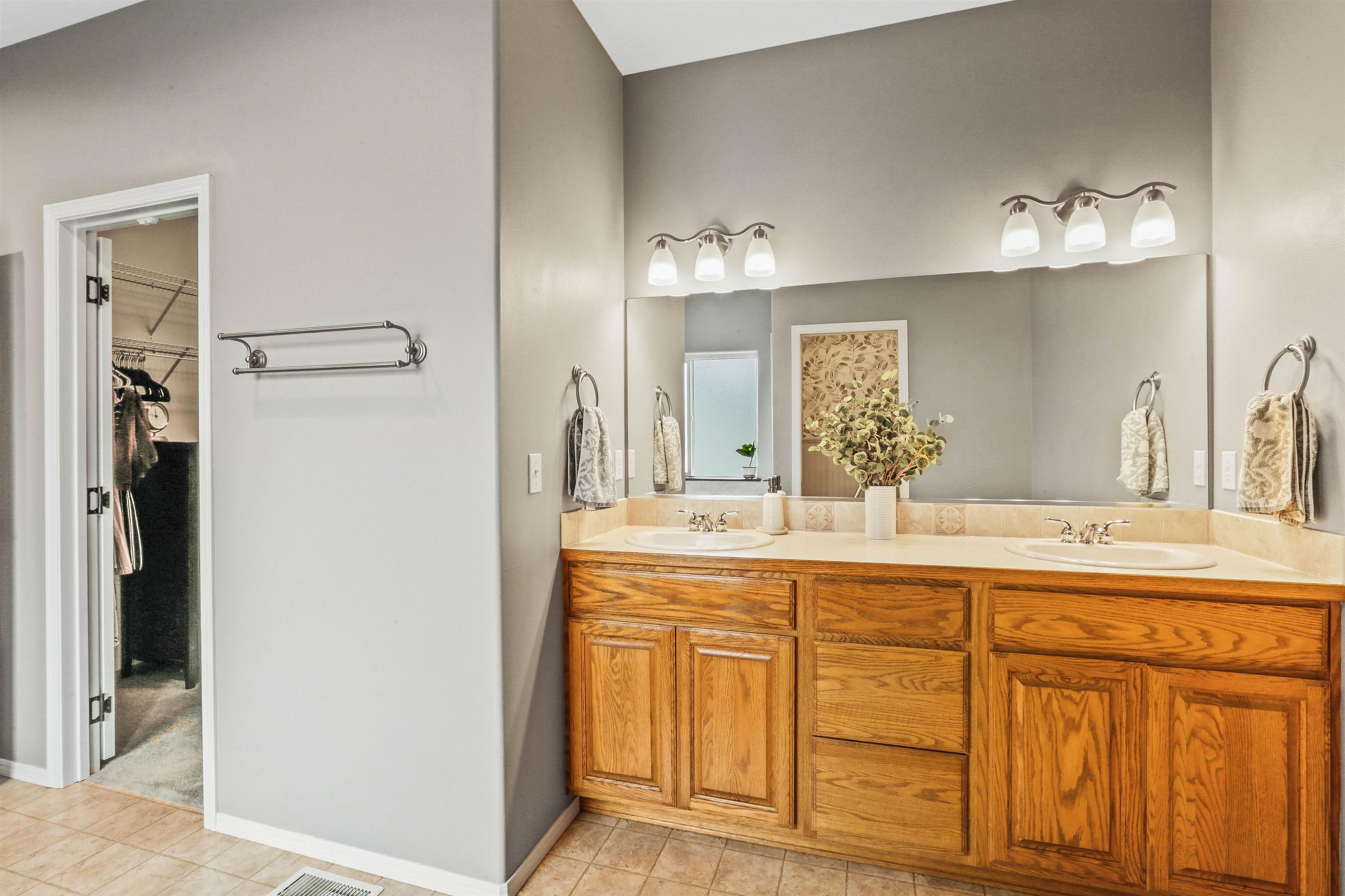 5021 S Lincoln Way - Photo 12