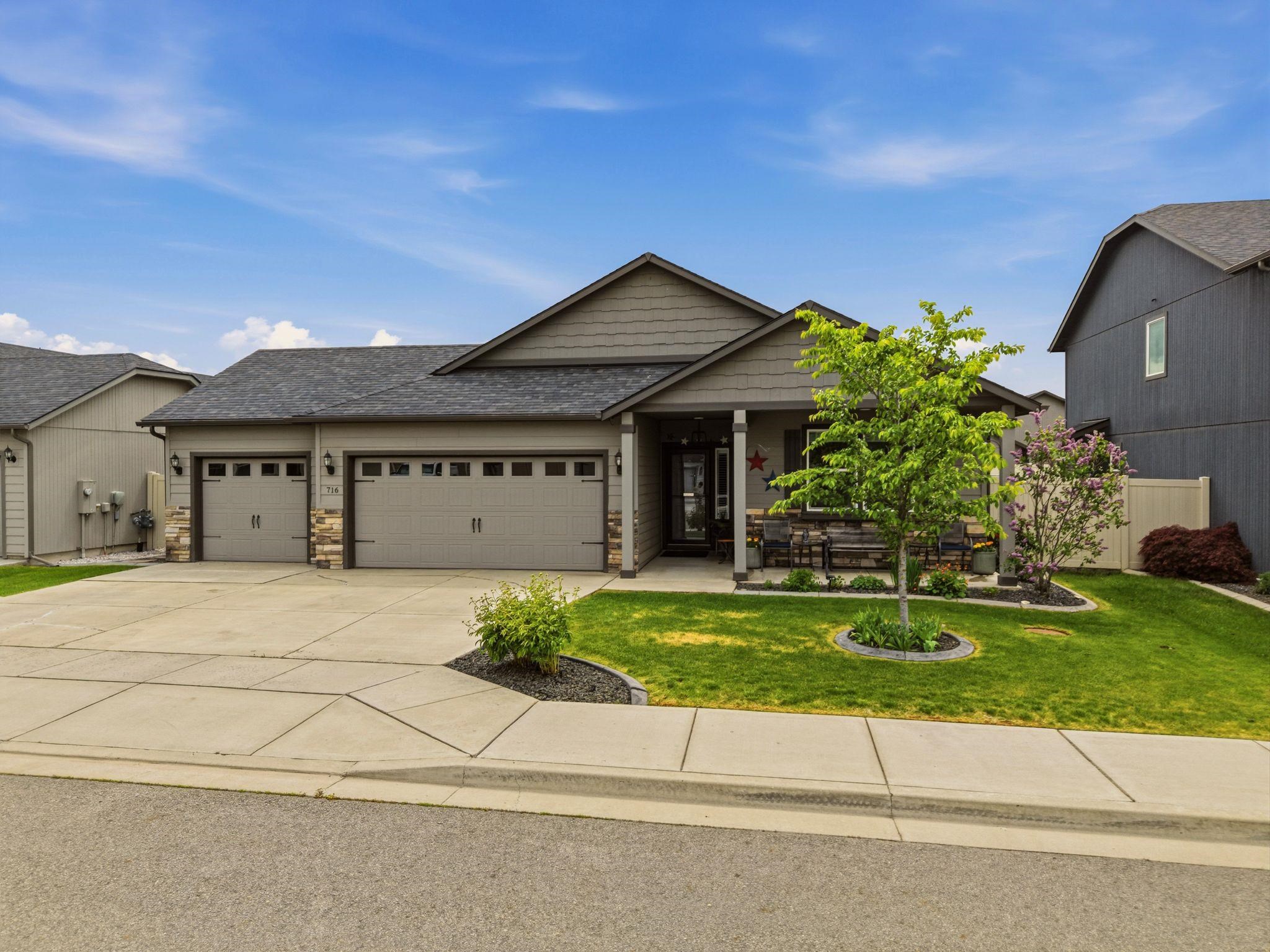 716 Osprey Dr - Photo 2
