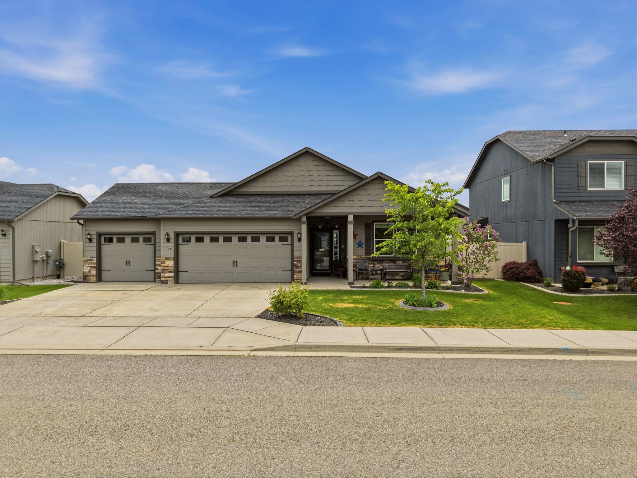 716 Osprey Dr - Photo 1
