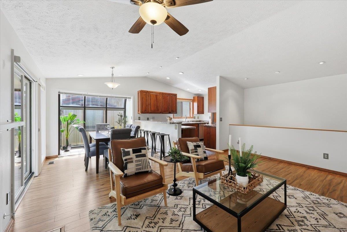 3819 S Alder Dr - Photo 4