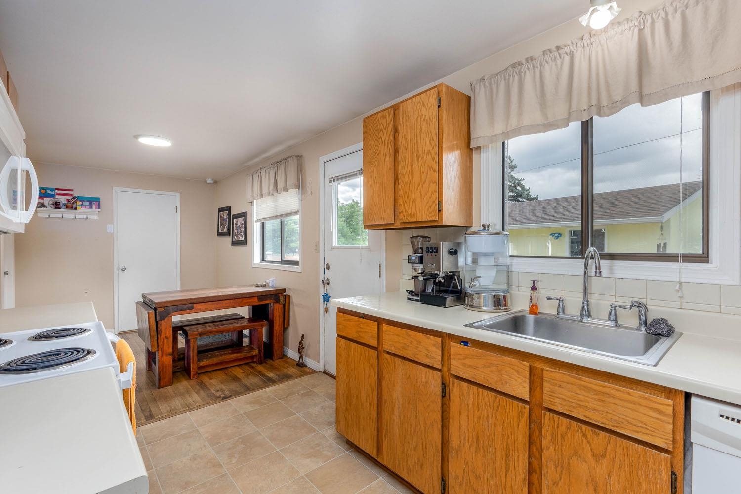2430 W Bruce Ave - Photo 11