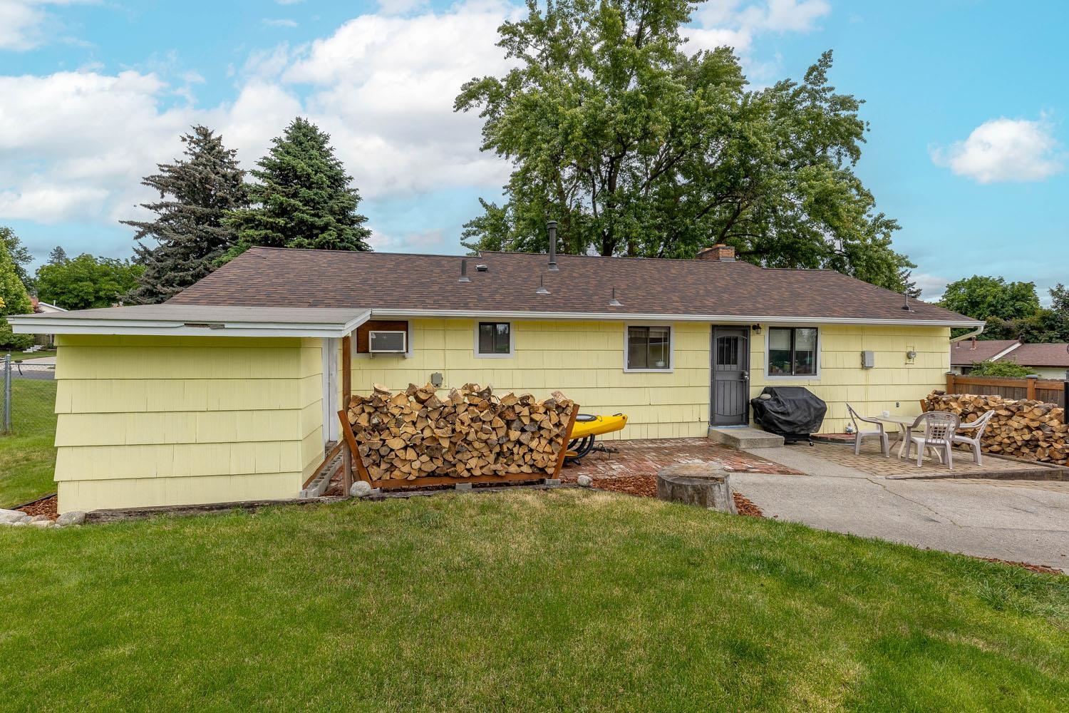 2430 W Bruce Ave - Photo 33