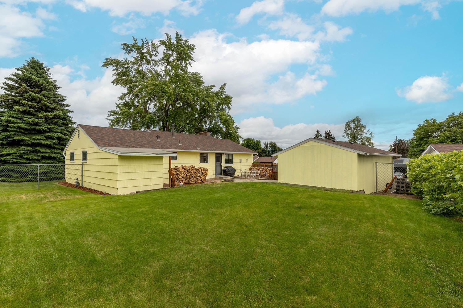 2430 W Bruce Ave - Photo 34